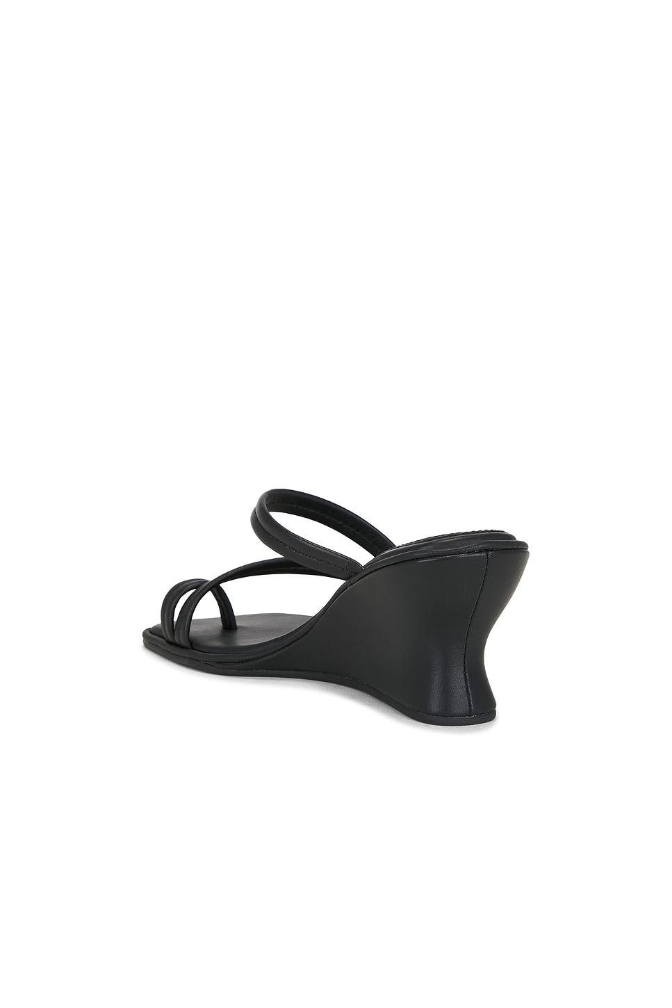 Soft Strap Contour Wedge St. Agni Product Image
