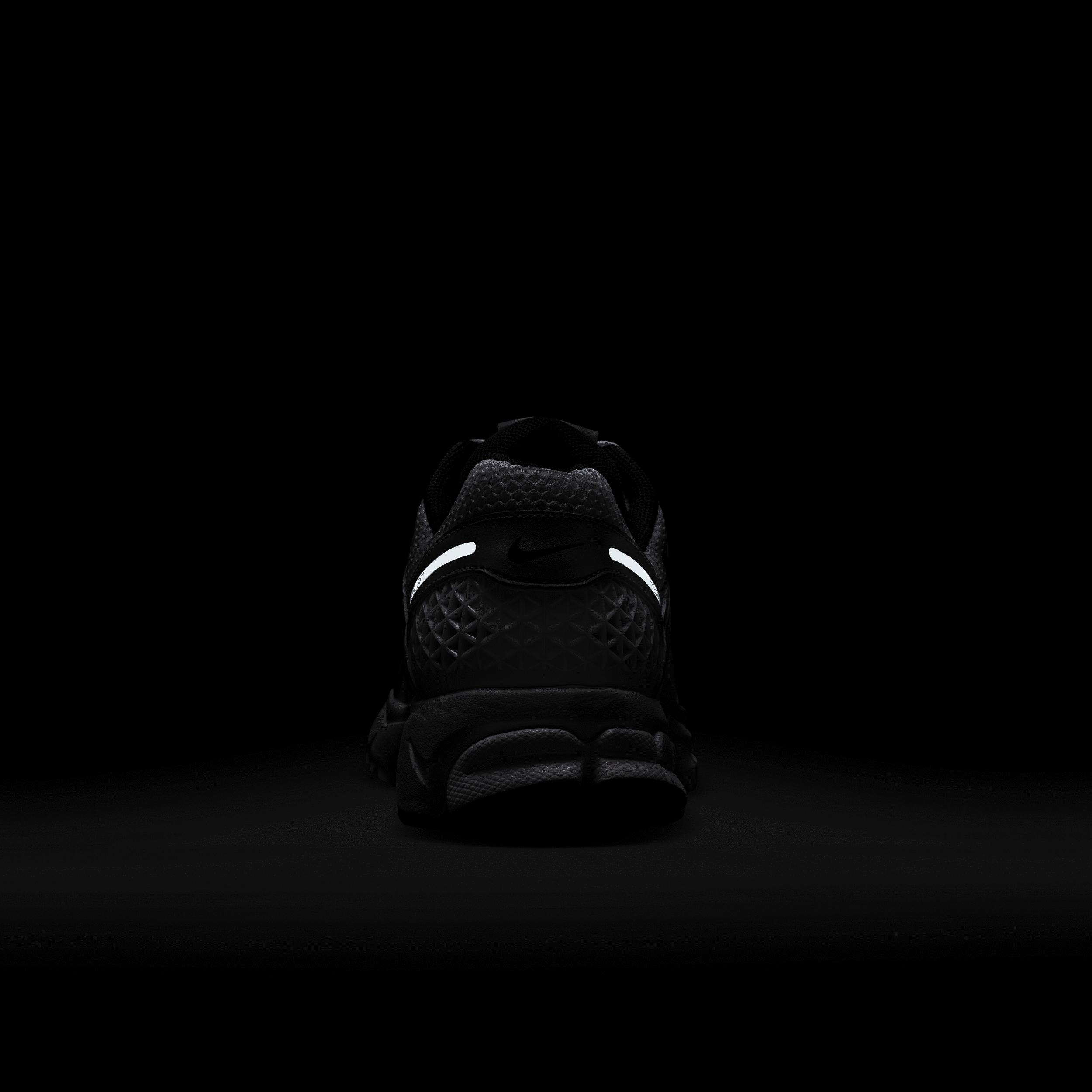 Nike Womens Zoom Vomero 5 Shoes | IB7253-500 Product Image