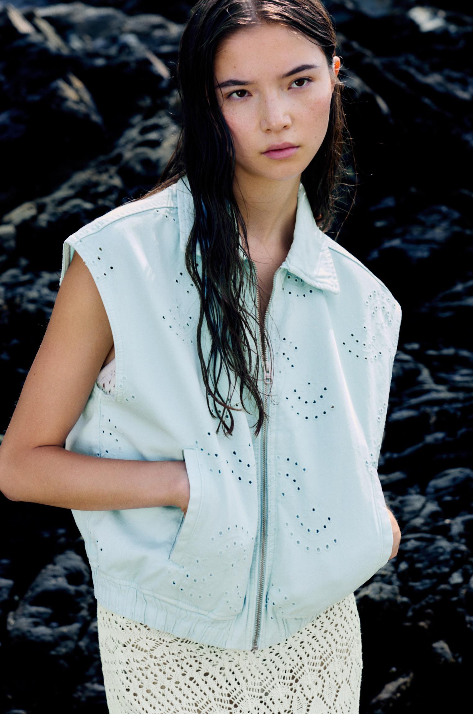 Embroidered cotton vest Product Image