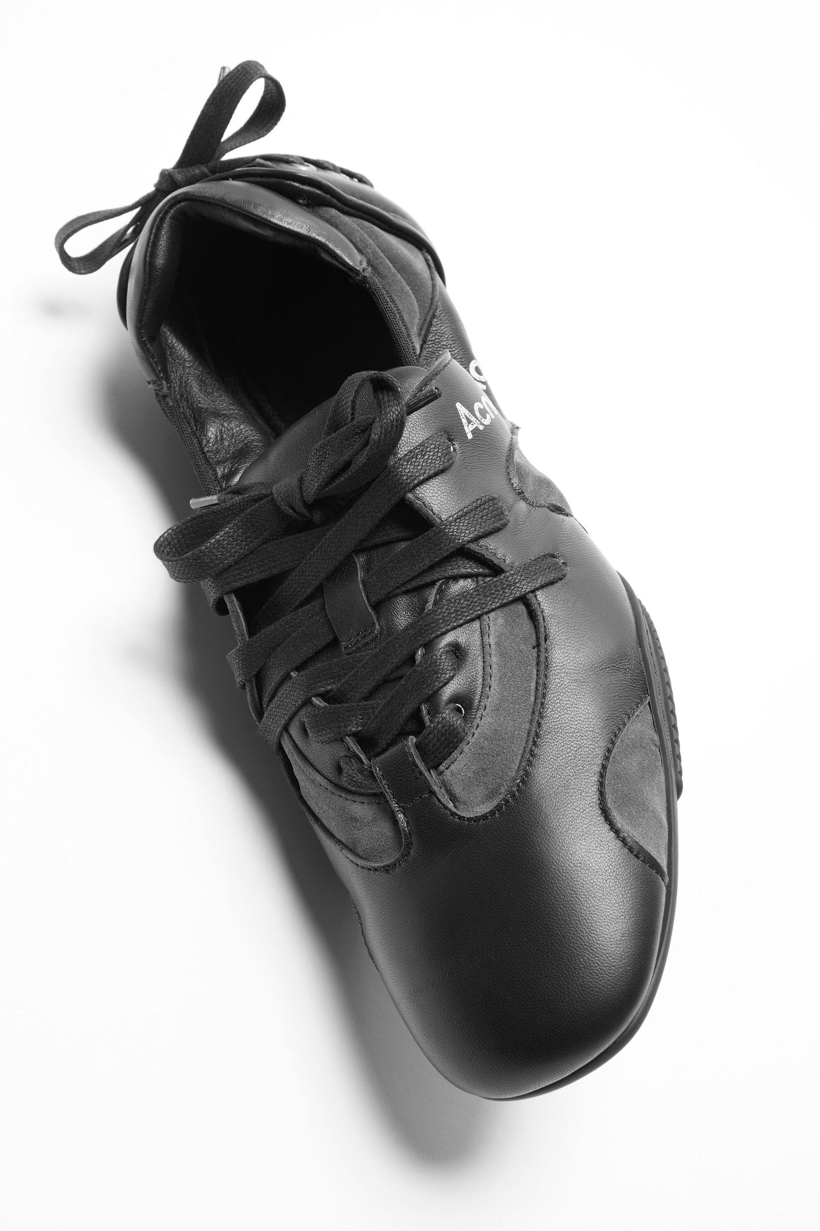 Leather lace-up shoes Product Image