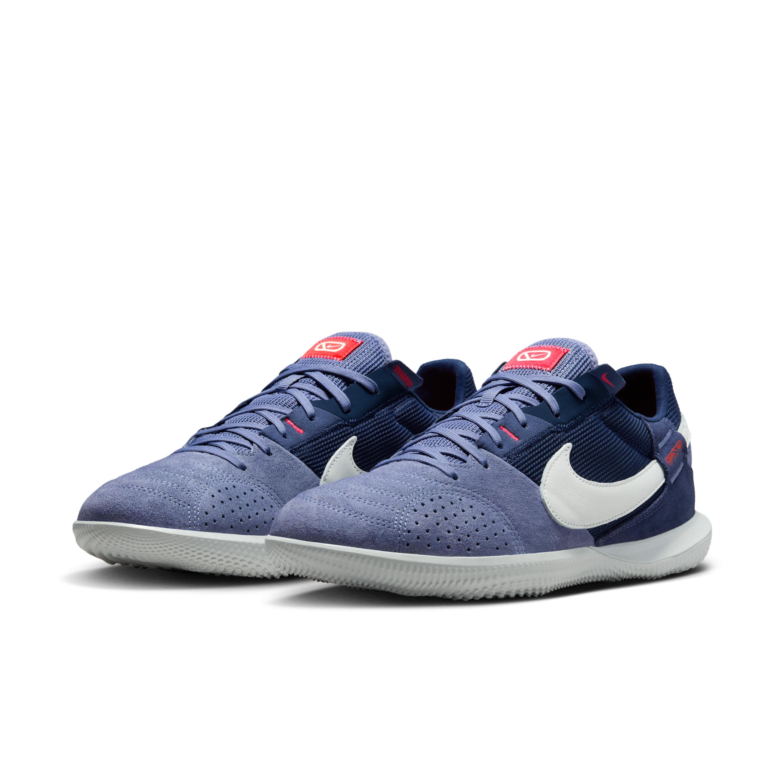 Nike Men's Streetgato Low-Top Soccer Shoes Product Image