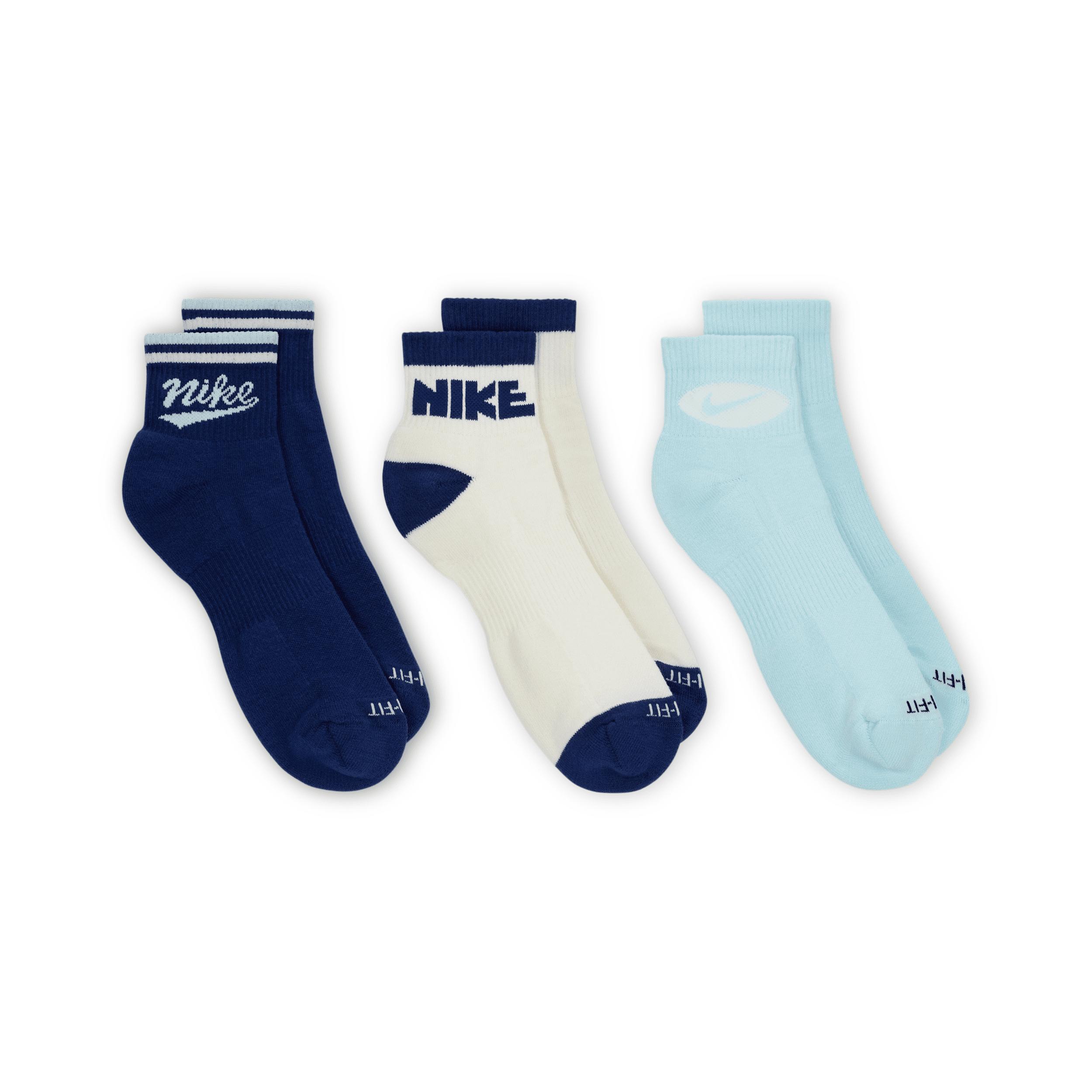 Nike Everyday Plus Ankle Socks (3 Pairs) Product Image