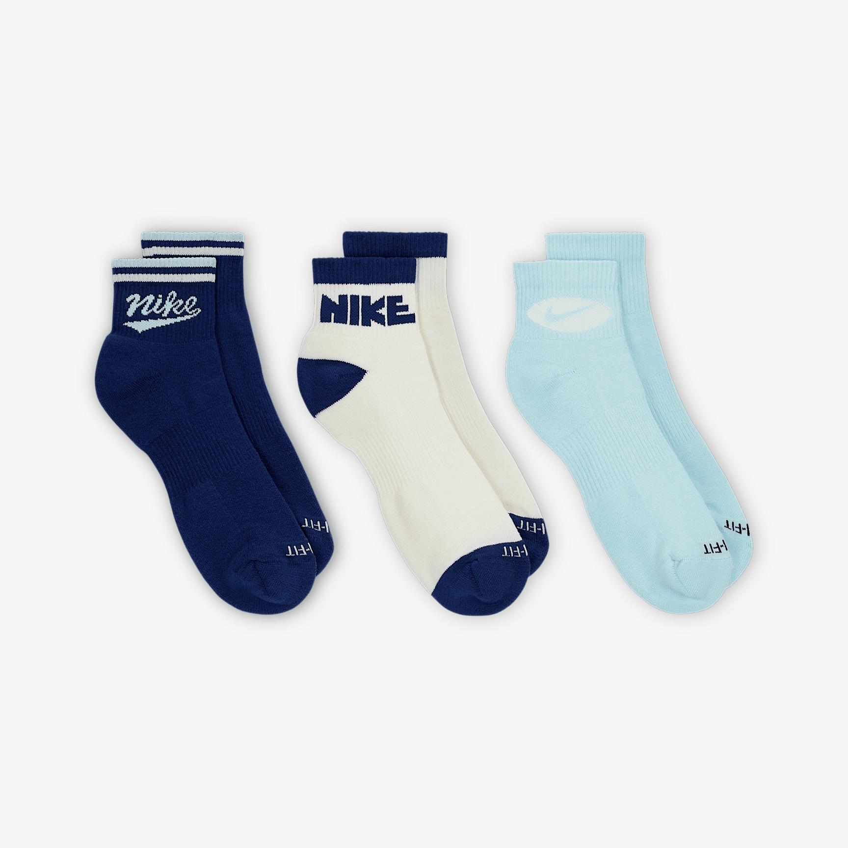 Nike Everyday Plus Ankle Socks (3 Pairs) Product Image