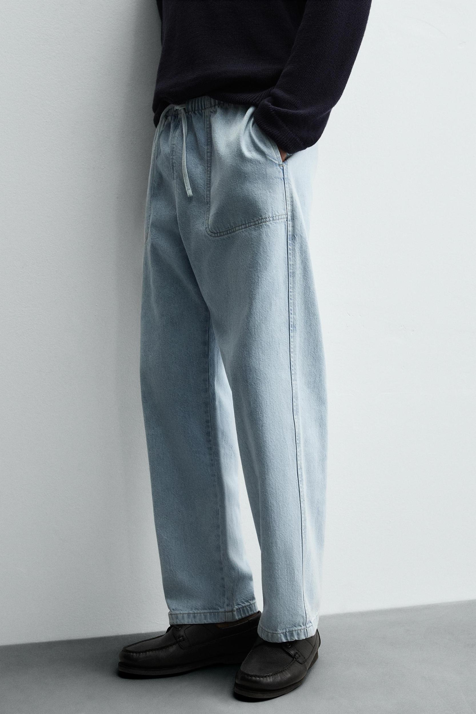 LIGHTWEIGHT JOGGER FIT JEANS Product Image