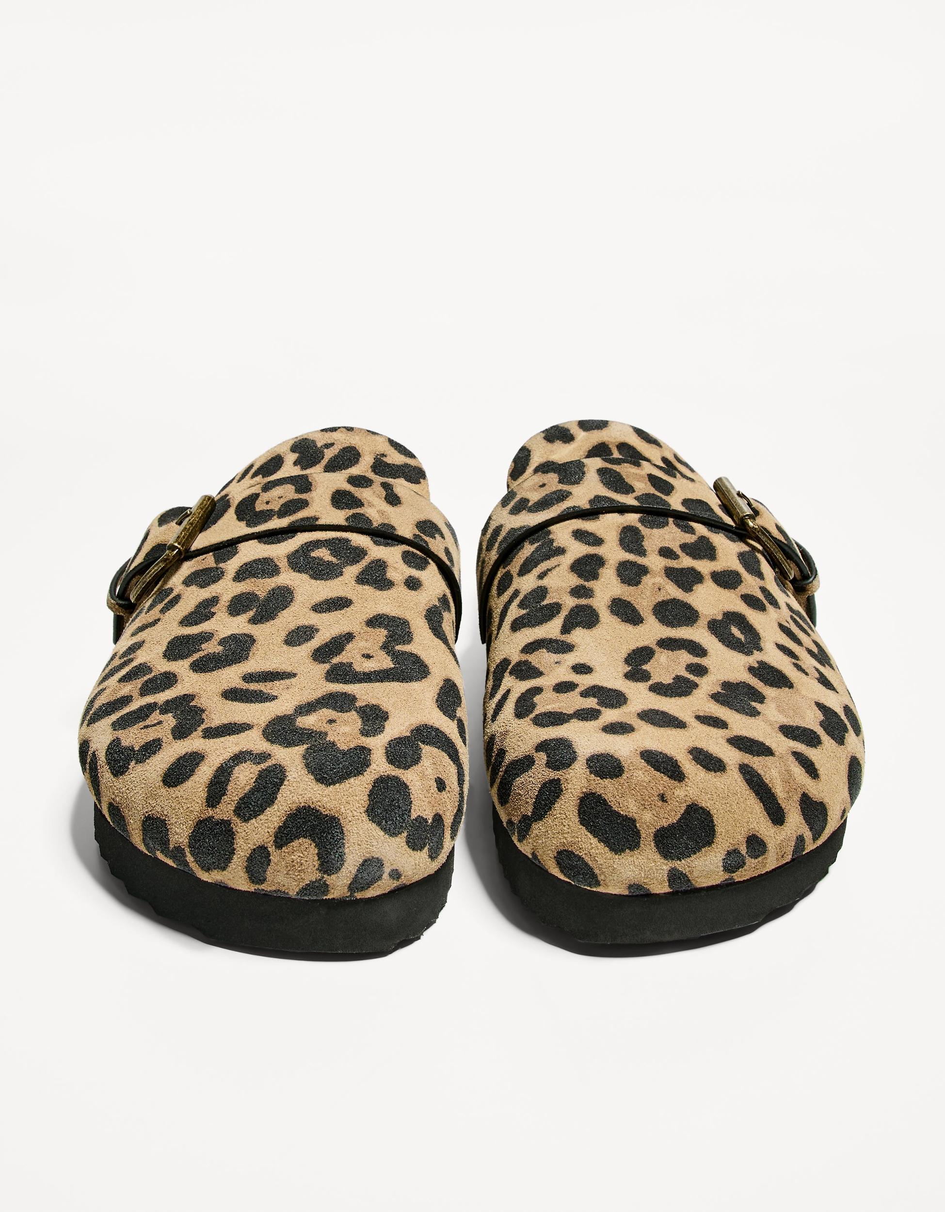 Animal print clogs Product Image