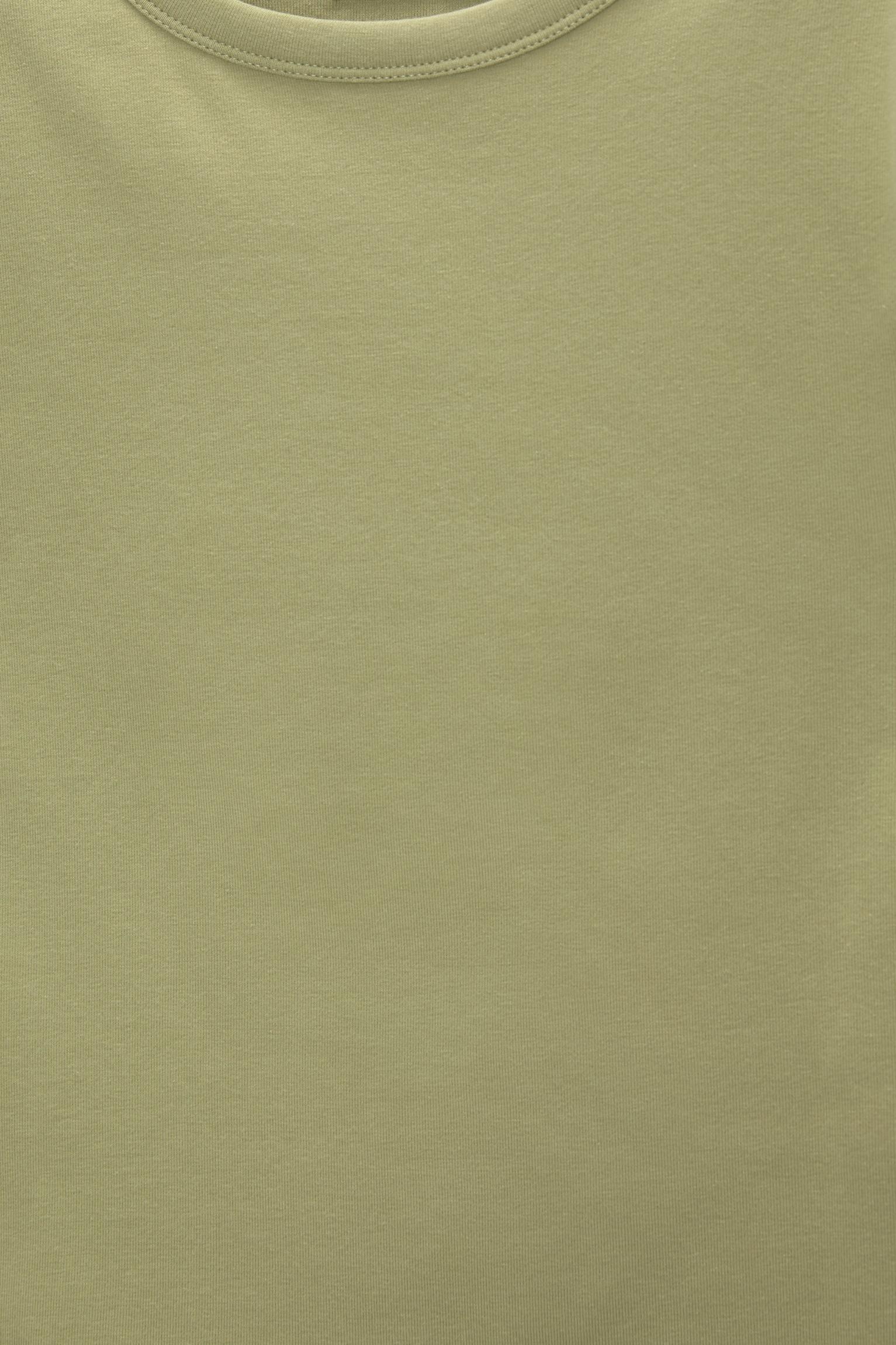 Basic fitted T-shirt Product Image