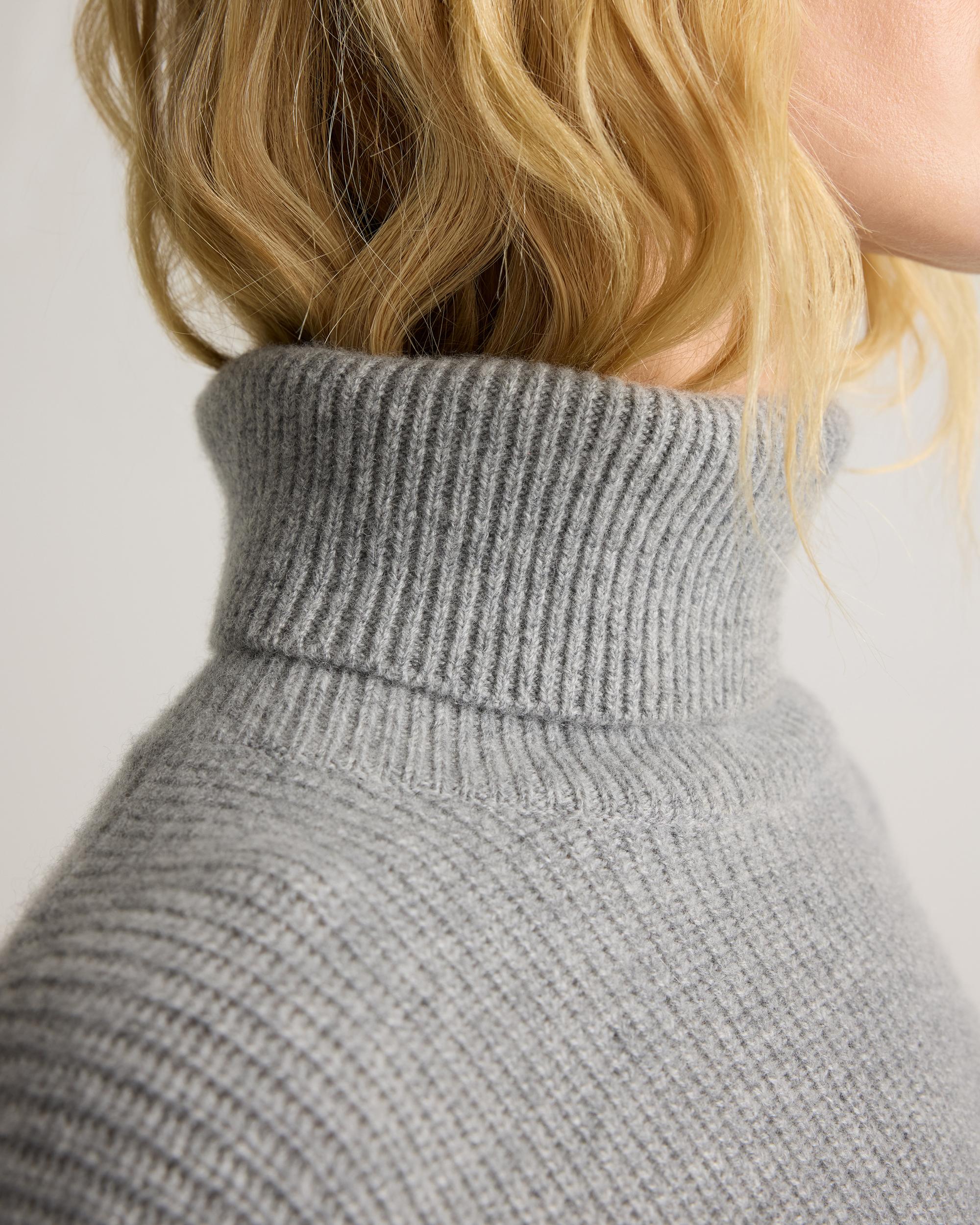 Quince | Women's Mongolian Cashmere Fisherman Turtleneck Sweater Size XL Product Image