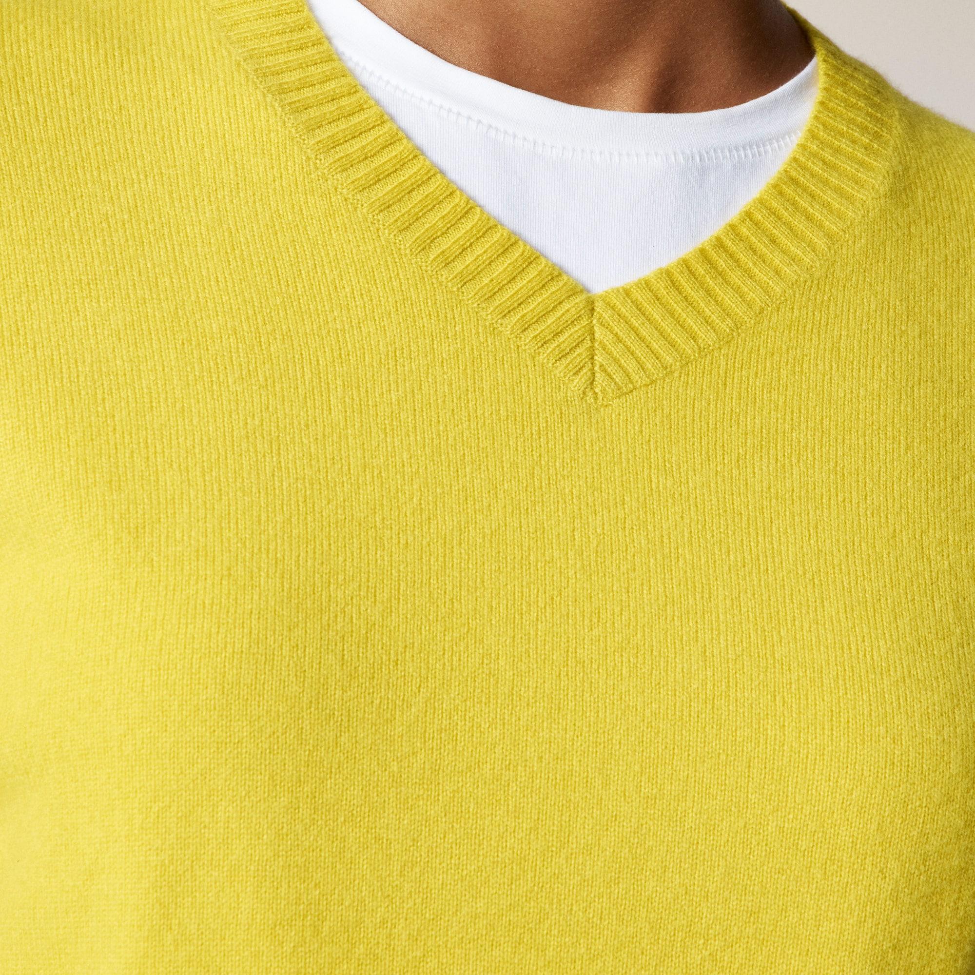 Cashmere high V-neck sweater Product Image