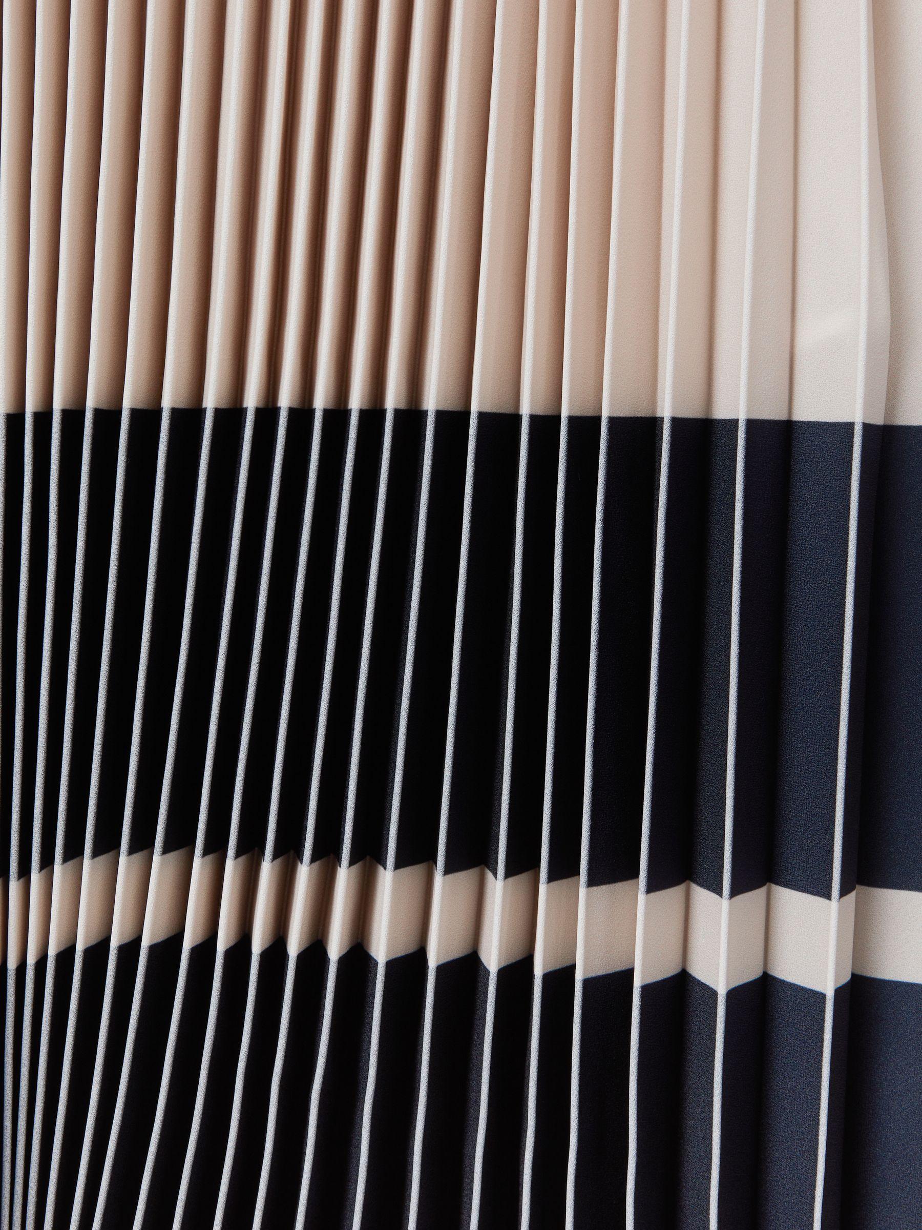 High Rise Pleated Midi Skirt in Nude/Navy Product Image