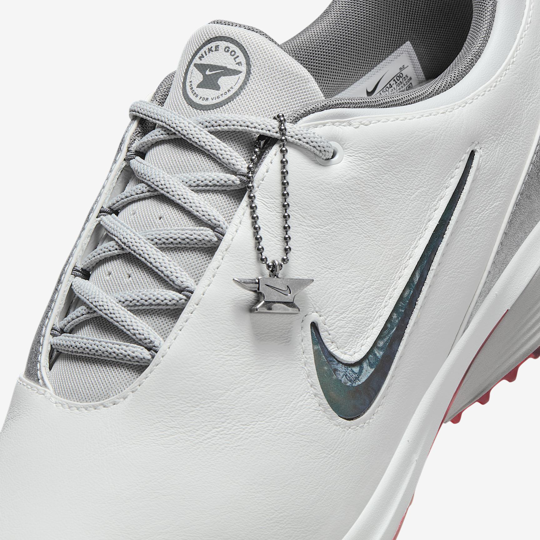 Nike Men's Victory Tour 4 Golf Shoes Product Image
