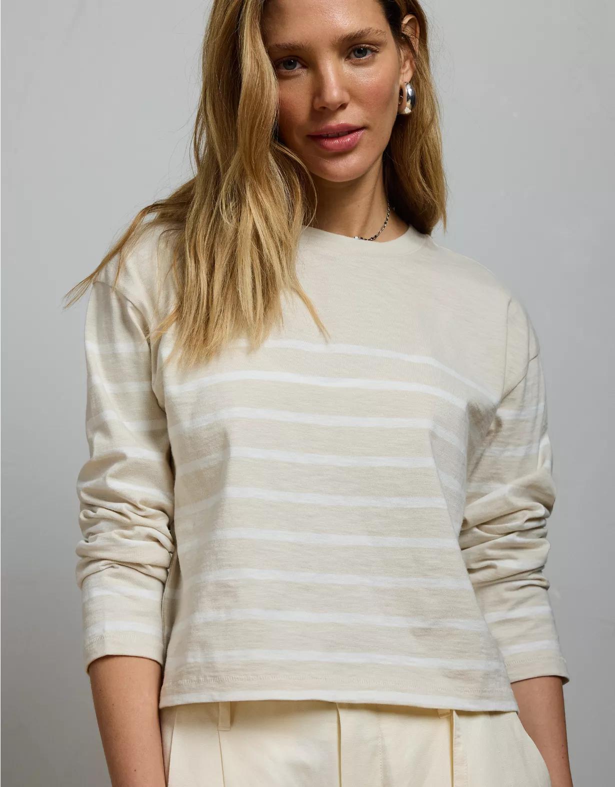 AE77 Premium Boxy Long-Sleeve T-Shirt Product Image