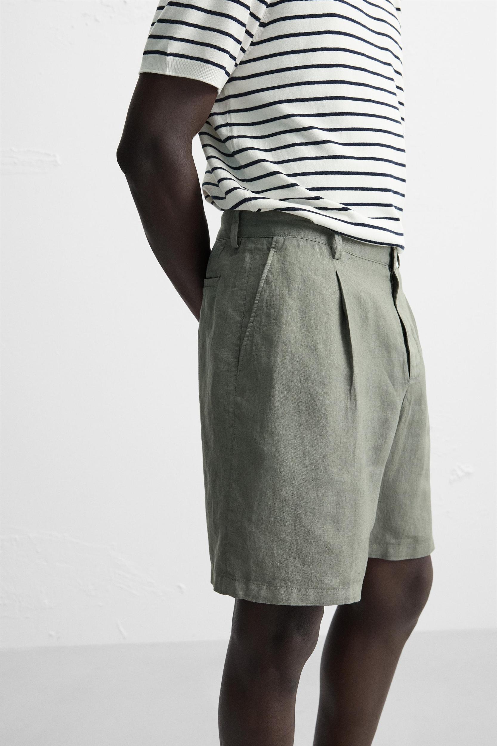 100% LINEN PLEATED SHORTS Product Image