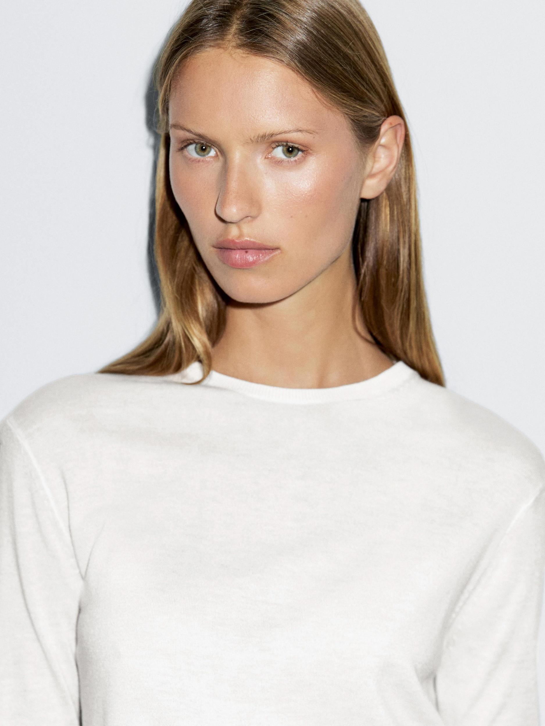 Wool blend knit sweater with crew neck Product Image