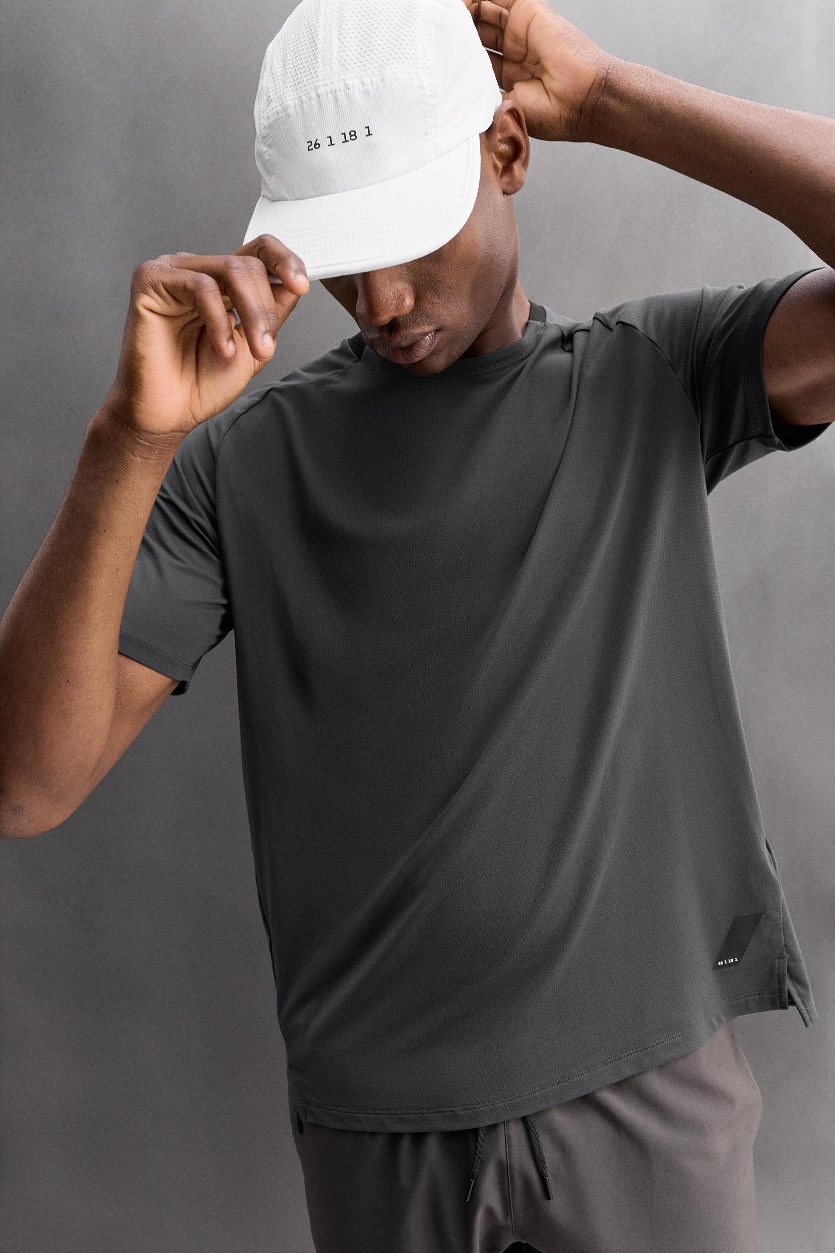 TECHNICAL TEXTURED T-SHIRT Product Image