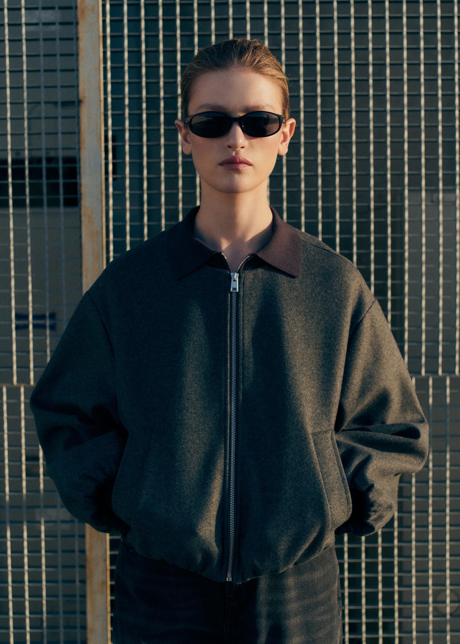 Miami medium-rise straight-fit jeans - Women | MANGO USA Product Image