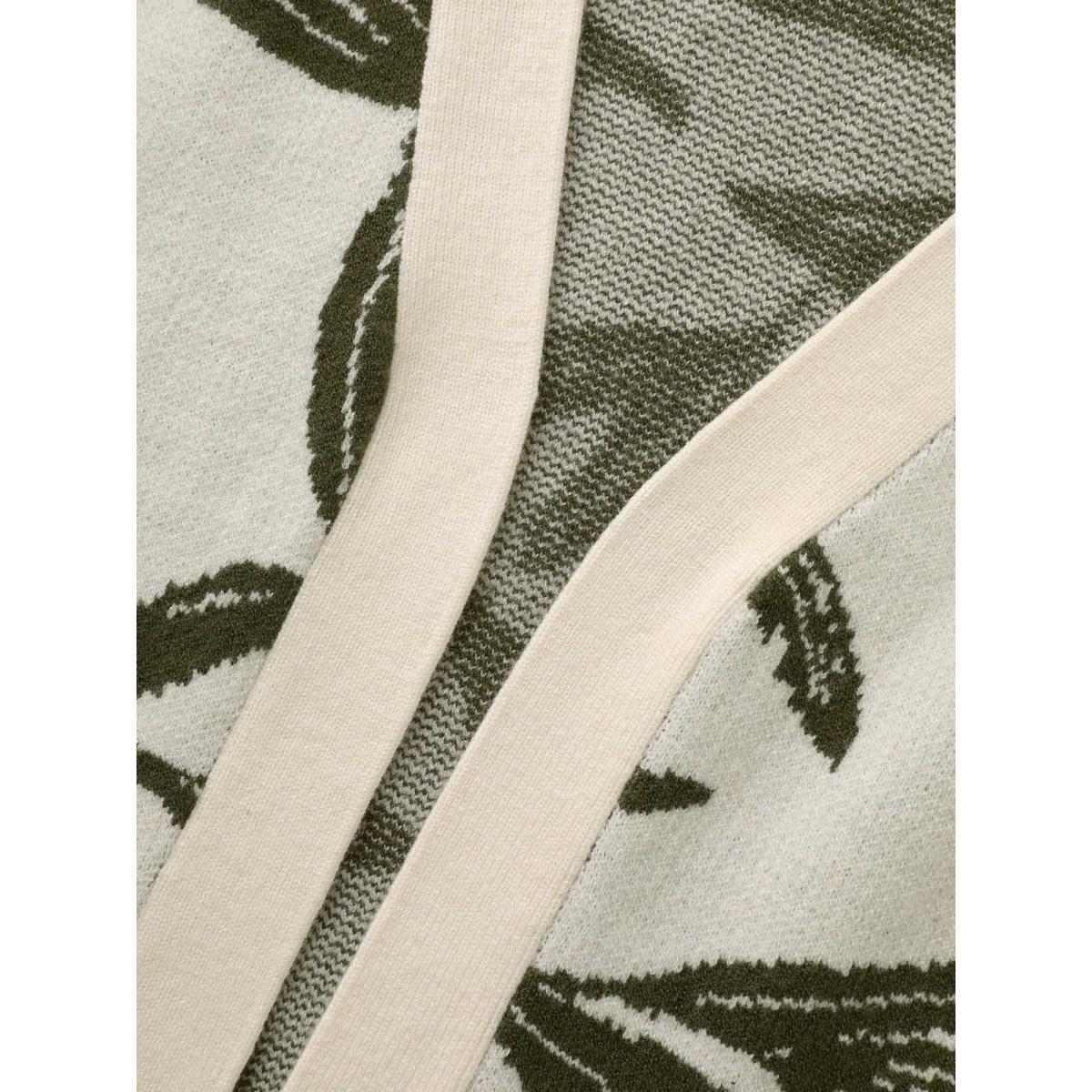 Plus Size Leaf Pattern Patch Pocket Jacquard Cardigan Beige Women Casual Loose Long Sleeve Everyday Cardigans BloomChic 28/5X Product Image