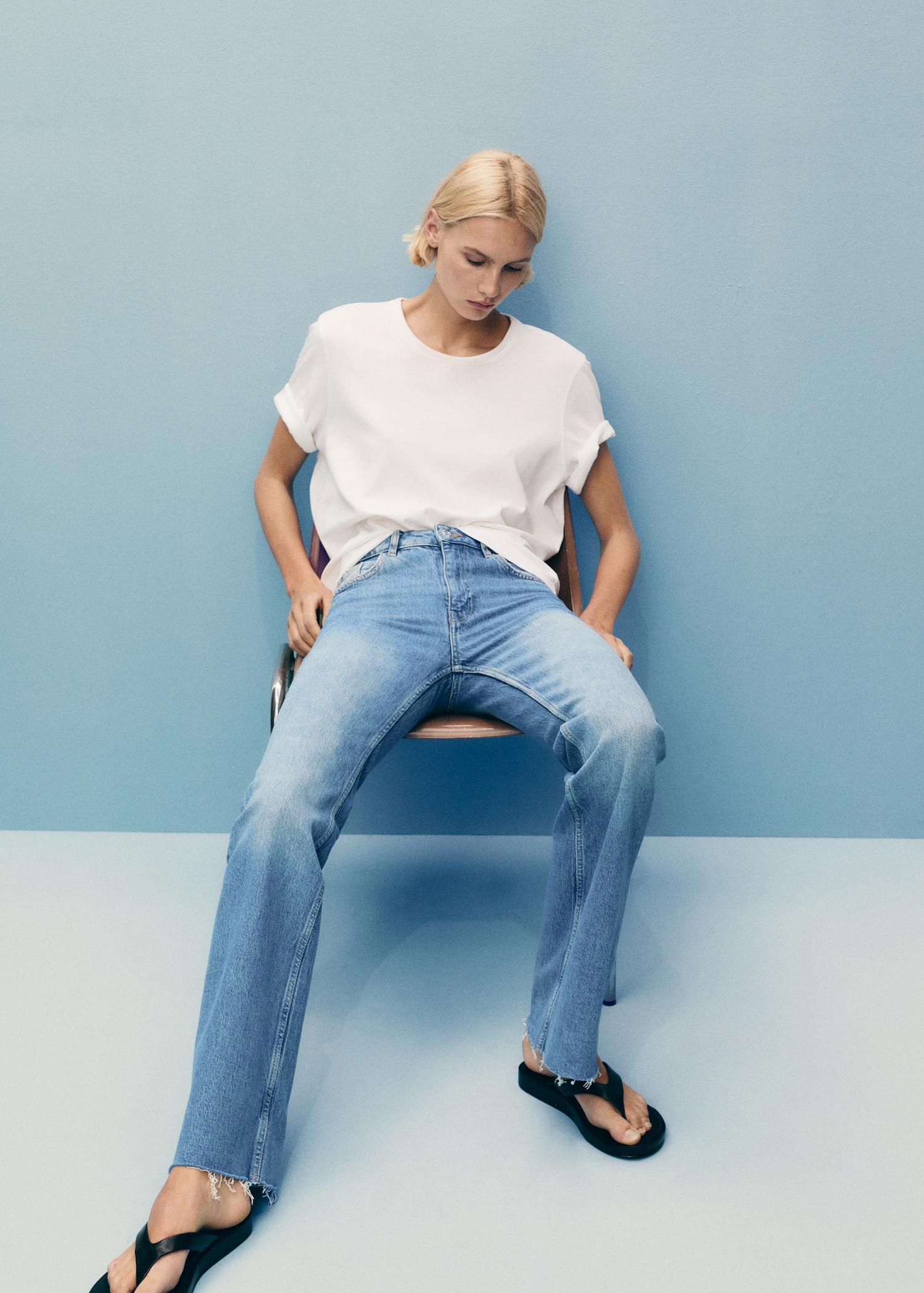 Fiona flared mid-rise jeans - Women | MANGO USA Product Image