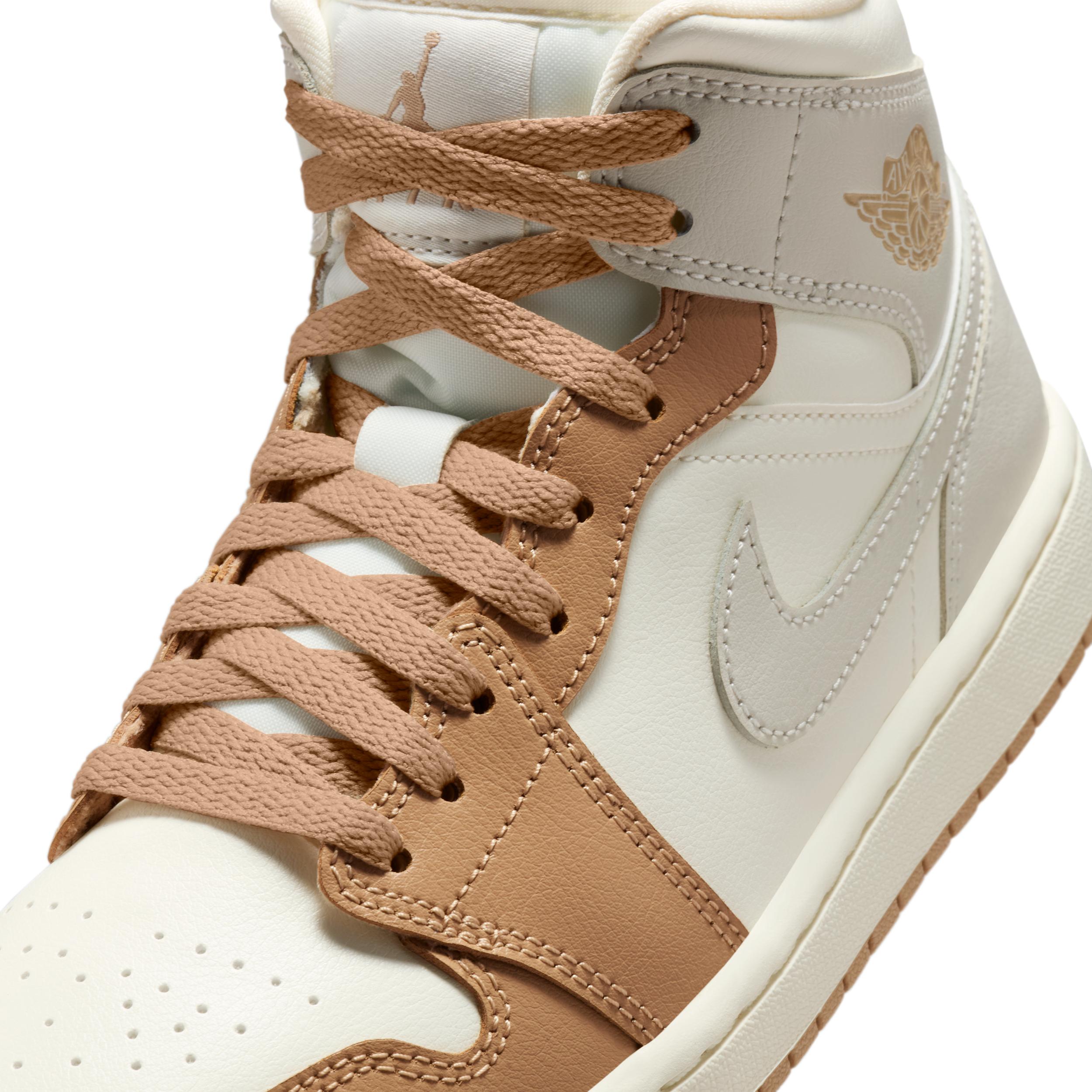 Women's Air Jordan 1 Mid Shoes Product Image