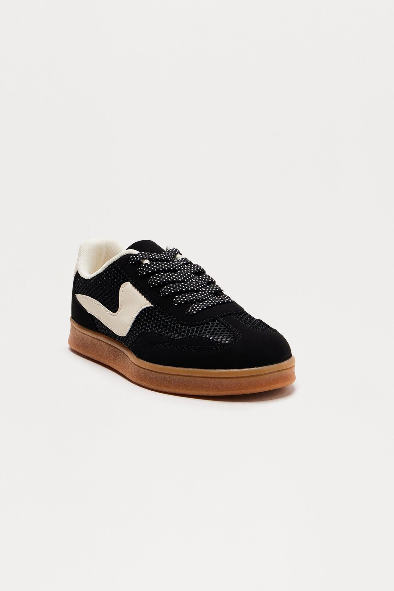 Wayne Low Top Sneakers - Black Product Image