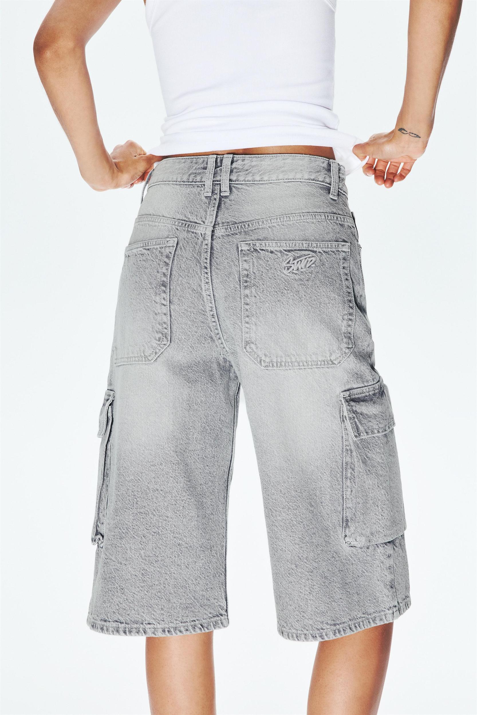 Denim cargo Bermuda shorts Product Image