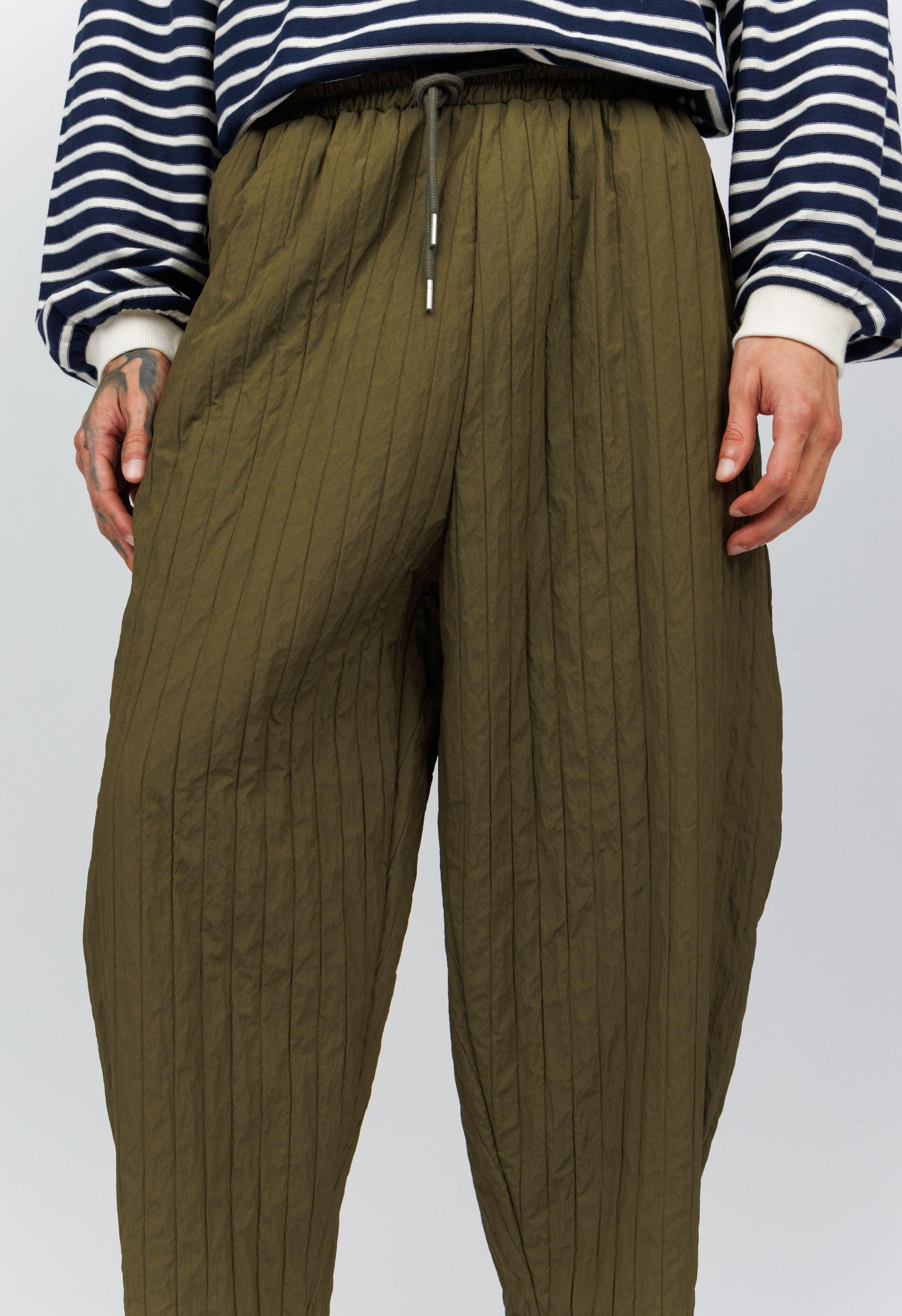 Jin Pant in Olive Product Image