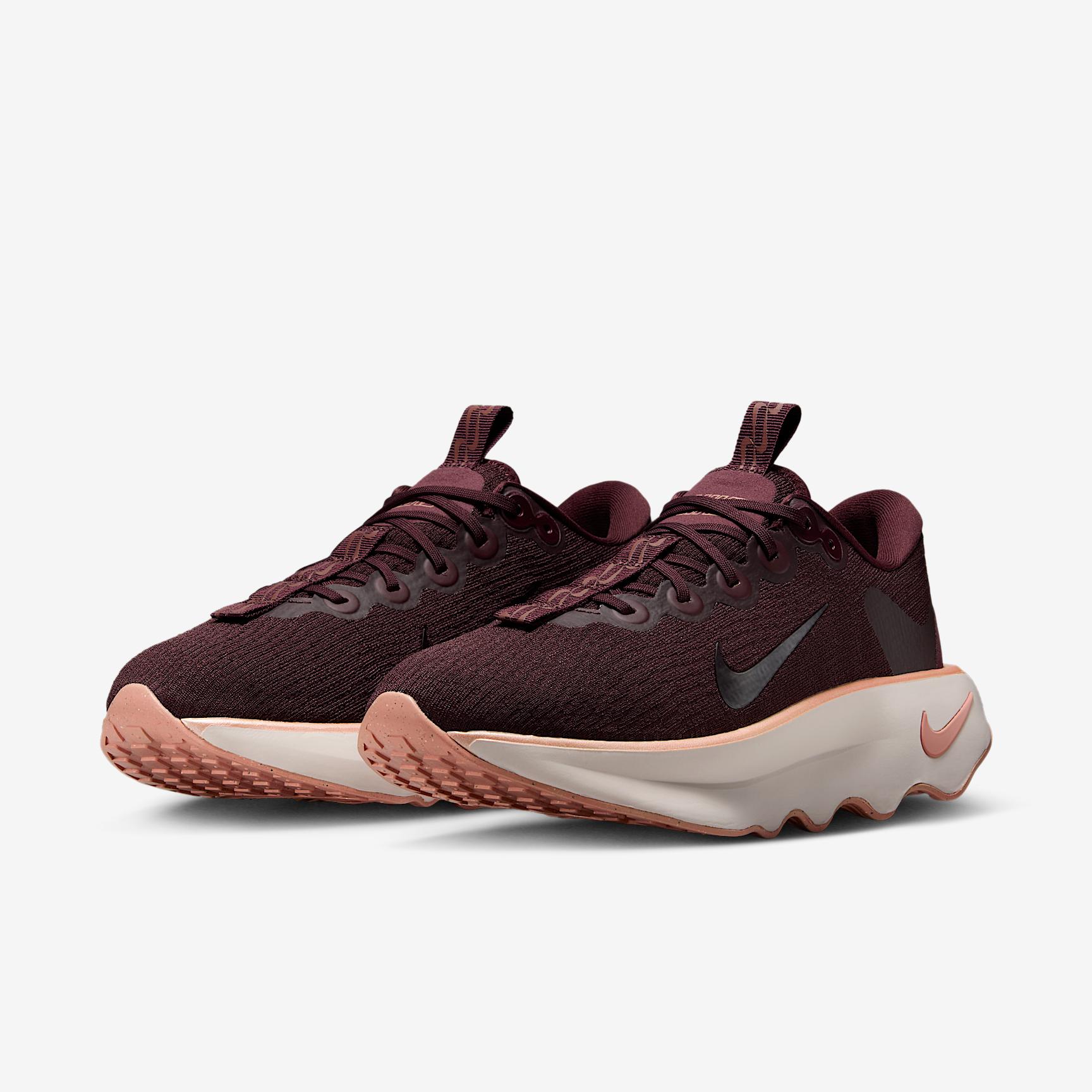 Nike Women's Motiva Walking Shoes Product Image