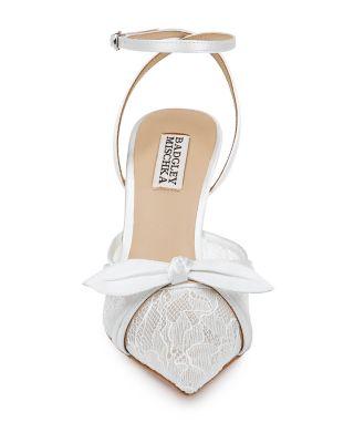 Women's Josie Pointed Pumps Product Image