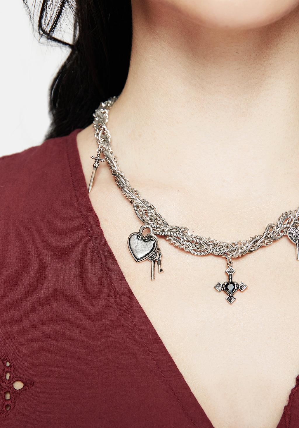 Eilir Twisted Vintage Charm Necklace Product Image