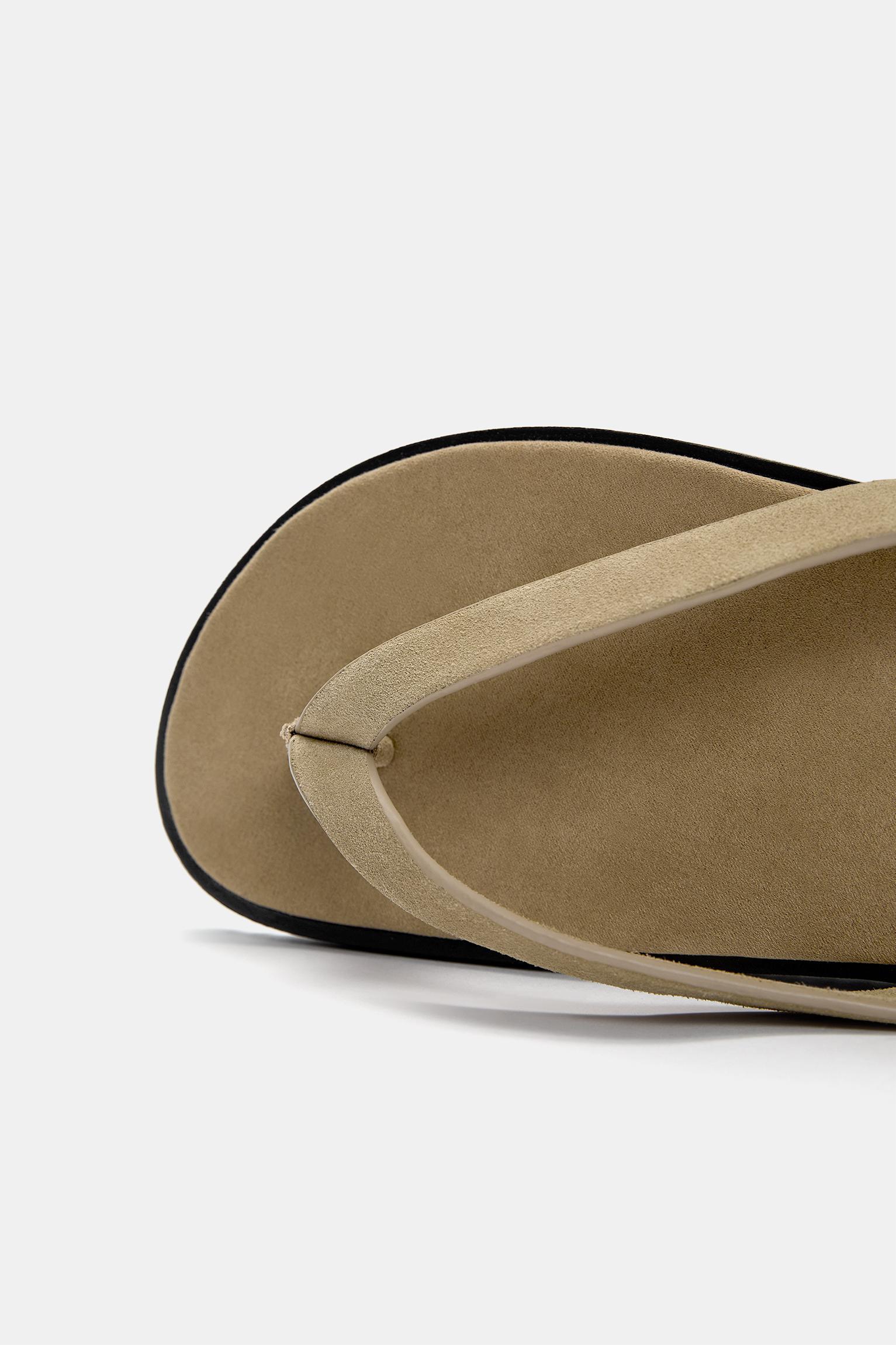 Leather flat sandals Product Image