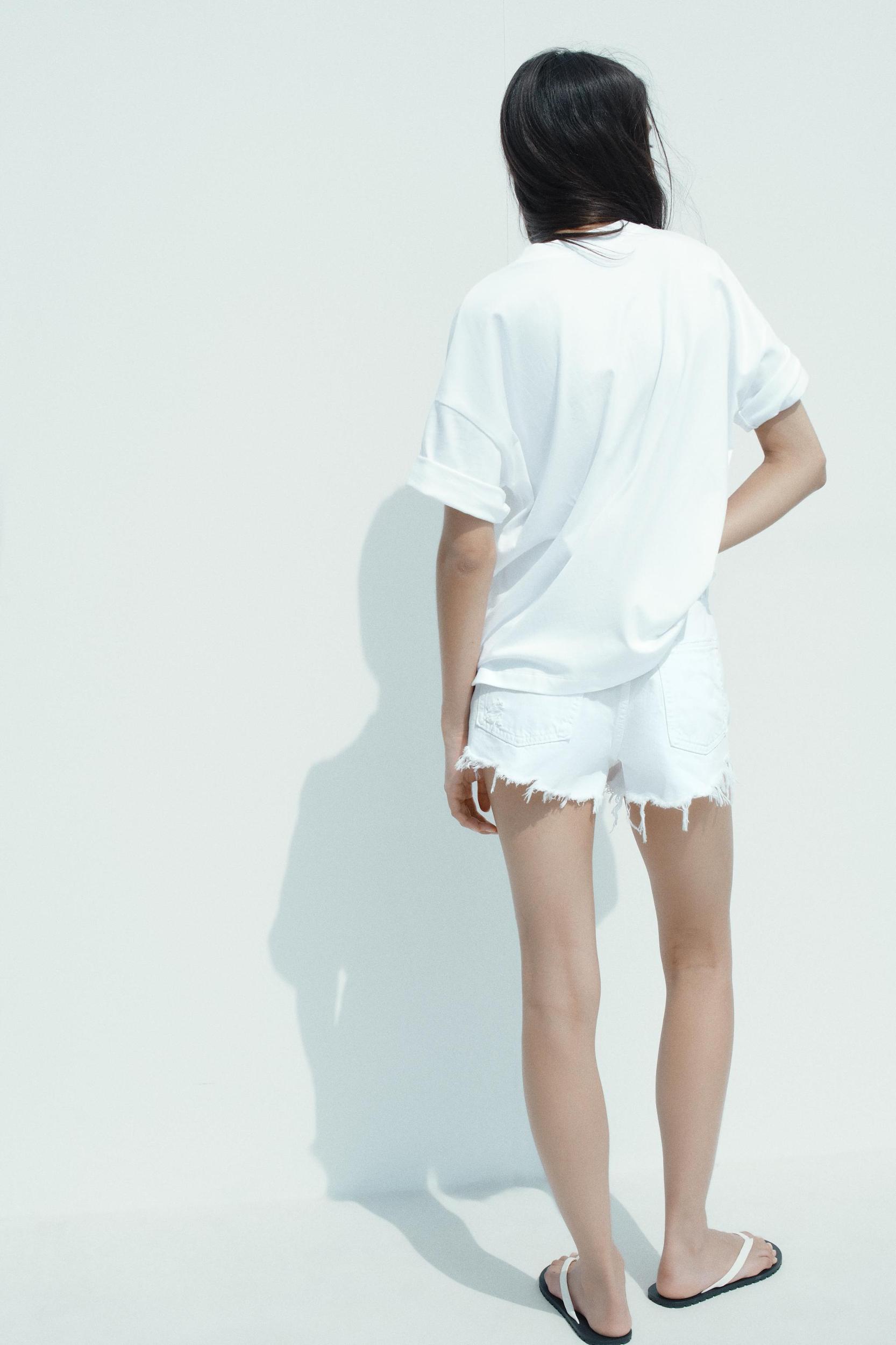 OVERSIZED TEXT T-SHIRT Product Image