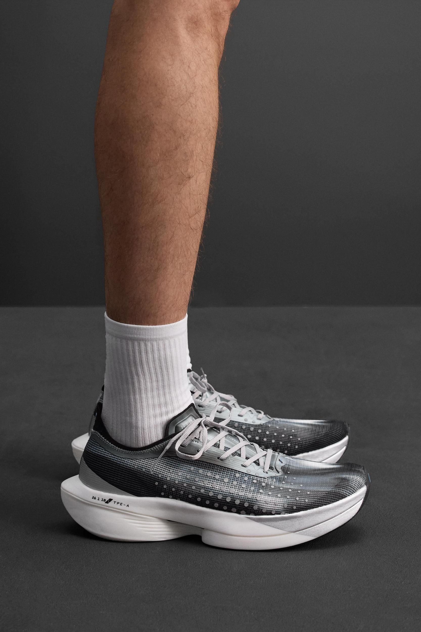 LONG DISTANCE RUNNING SNEAKERS Product Image