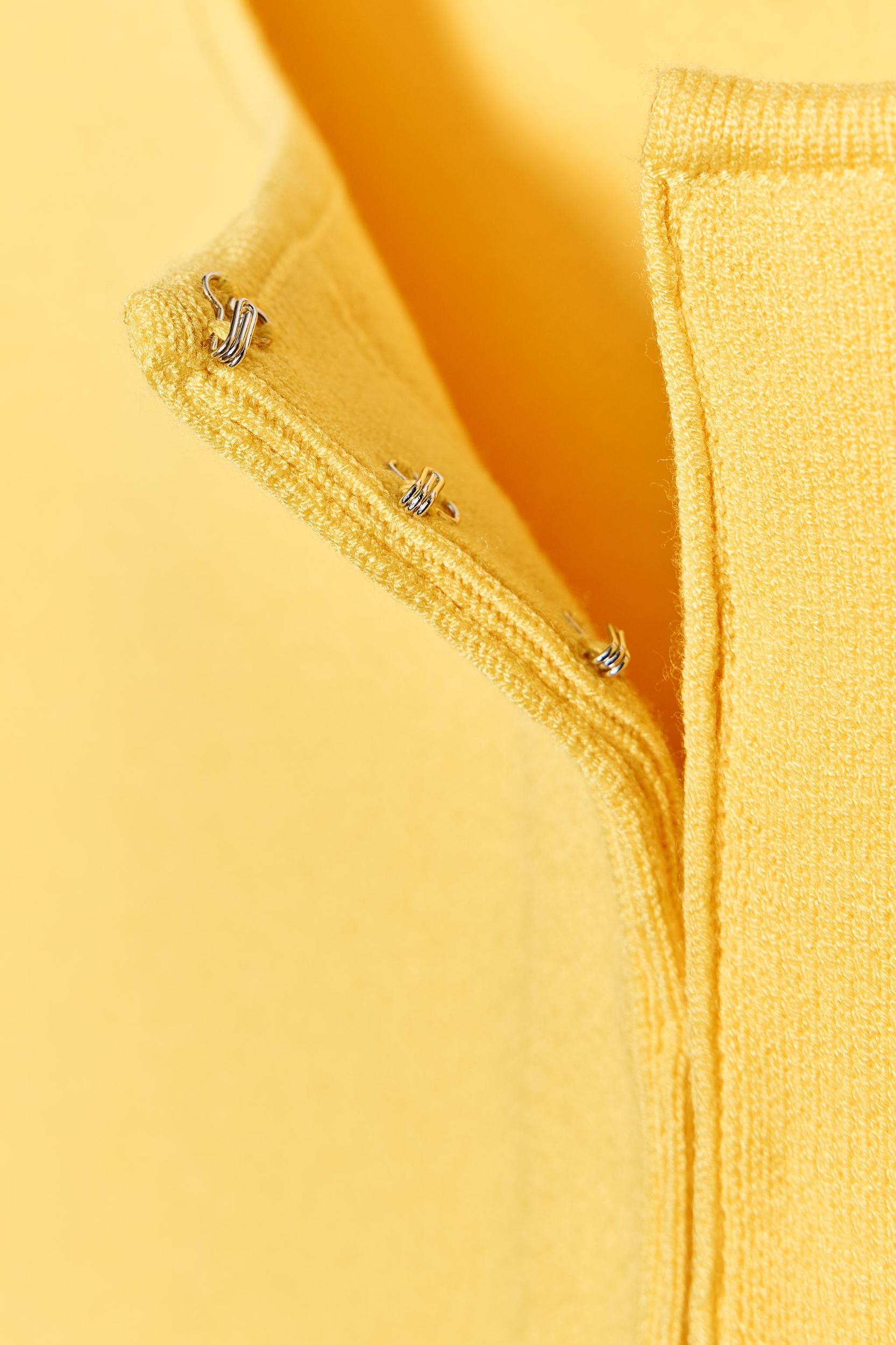 BASIC KNIT CROP TOP Product Image