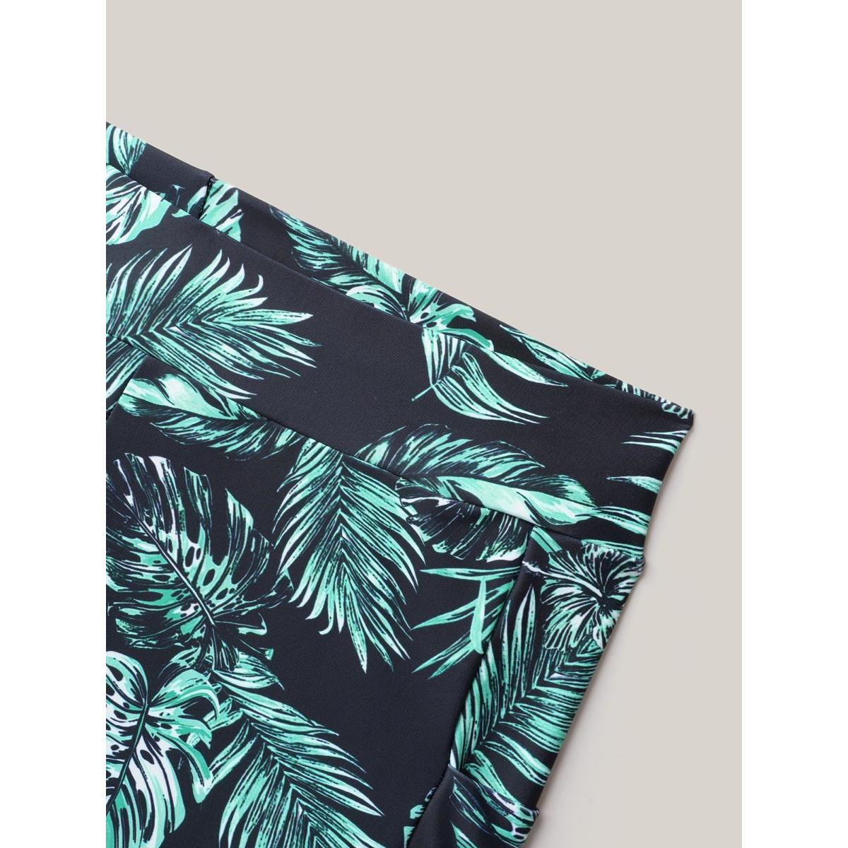 Plus Size Tropical Leaf Print Pocket Swim Bottoms Women's Swimwear Black Beach High stretch Skinny High Rise Side seam pocket Curve Swim Bottoms BloomChic 26/4X Product Image
