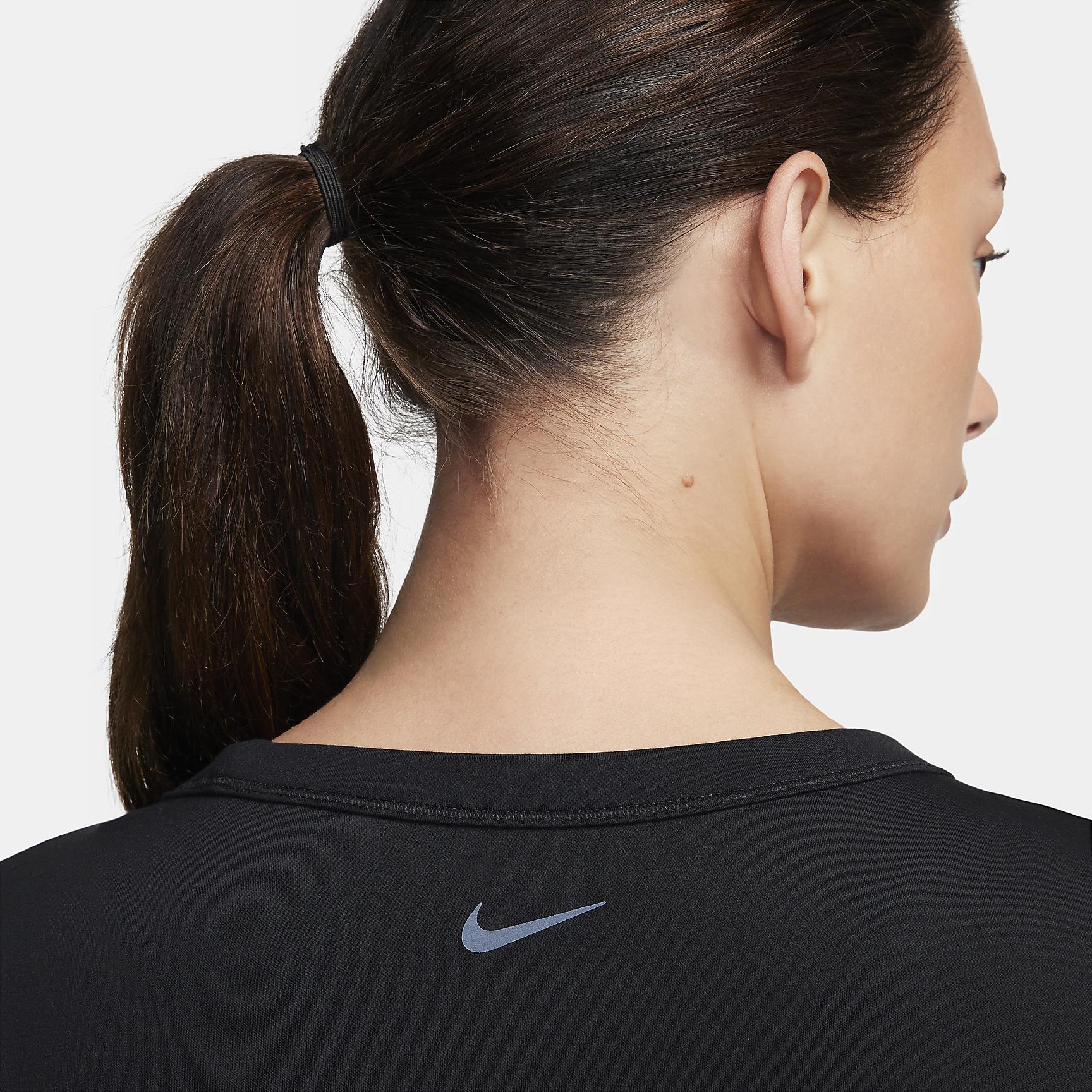 Nike Womens One Fitted Dri-FIT Short-Sleeve Cropped Top | FN2804-010 Product Image