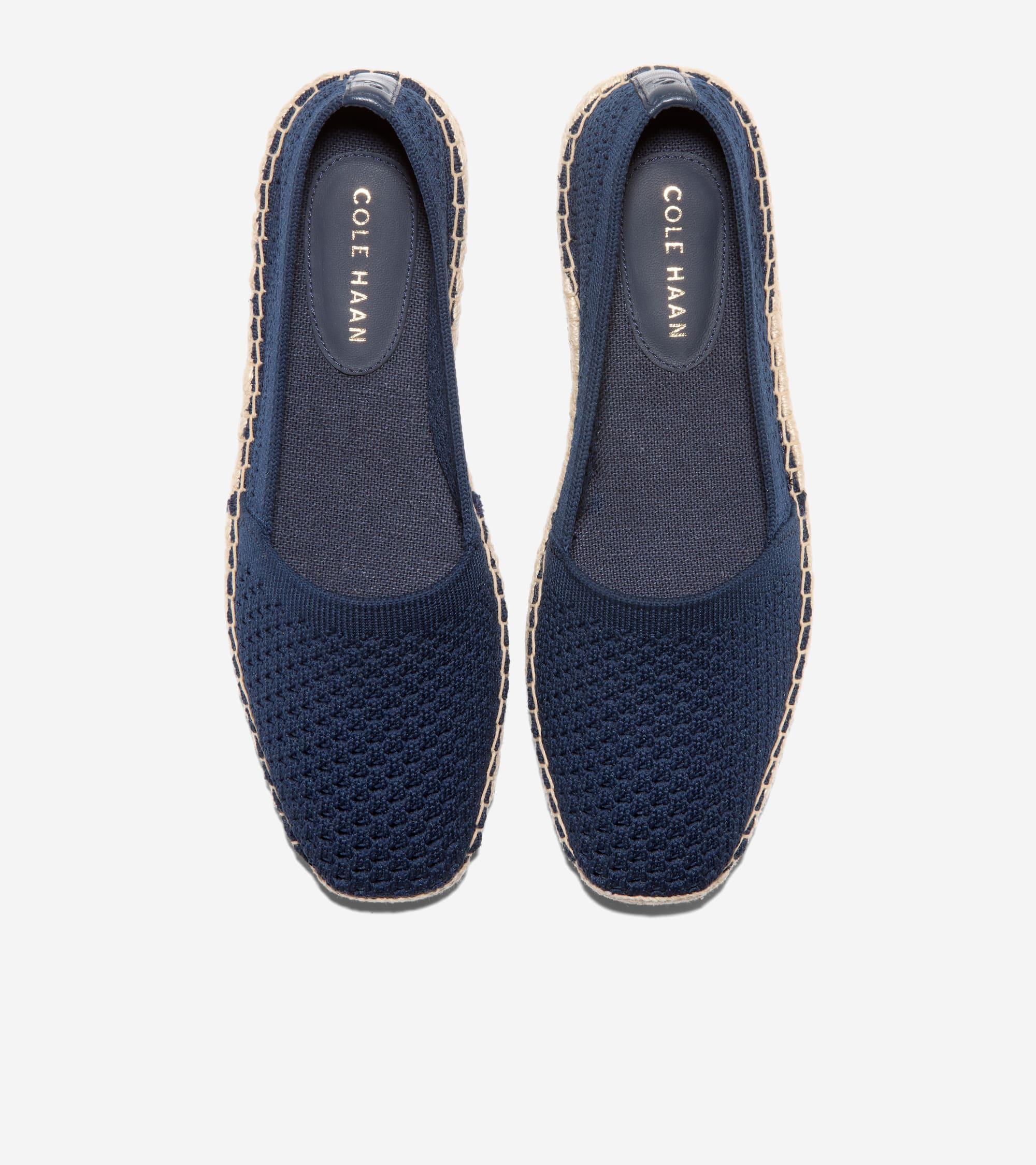 Women's Signature Packable Hooded Rain Jacket Product Image