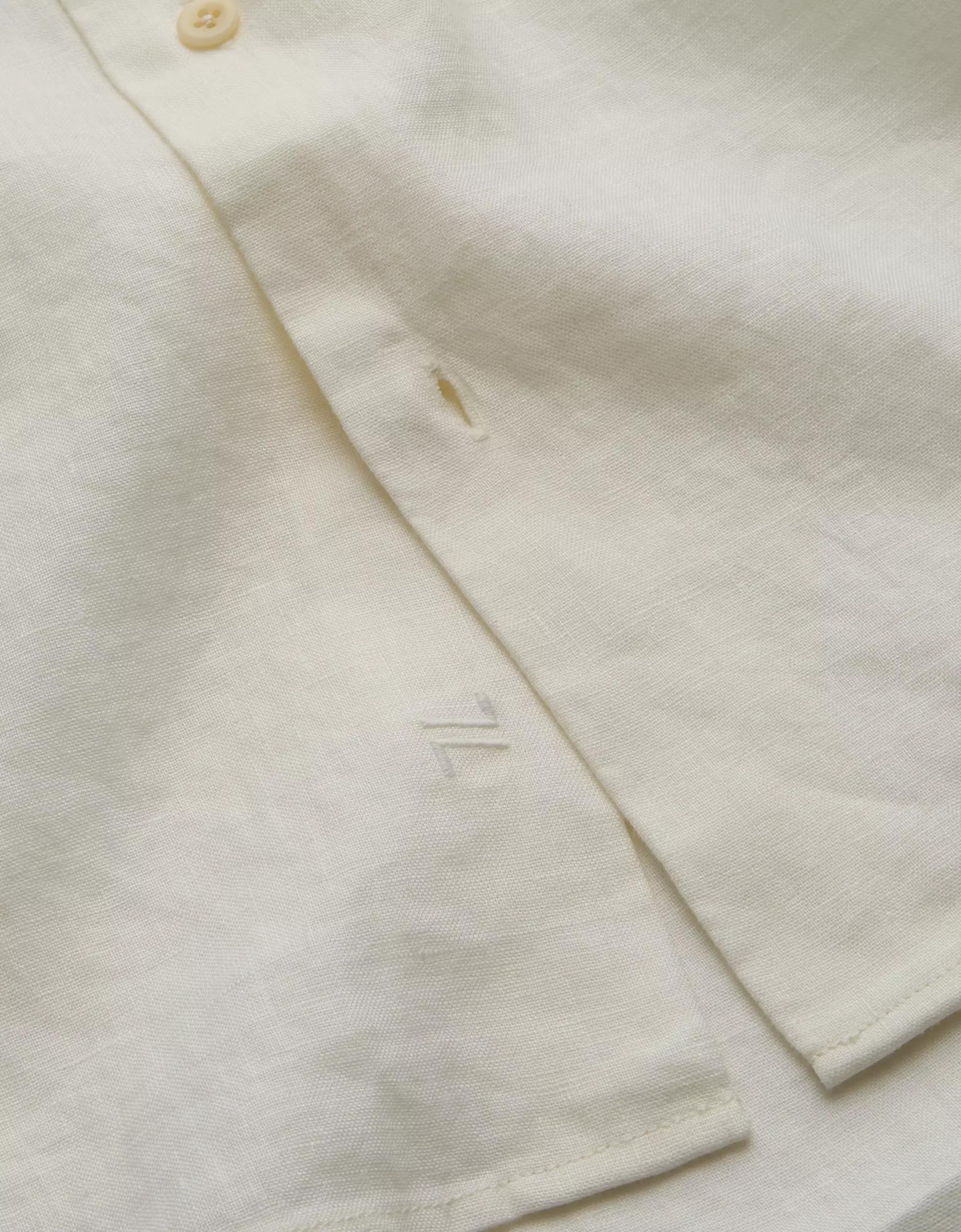 AE77 Premium Relaxed Linen Button-Up Shirt Product Image