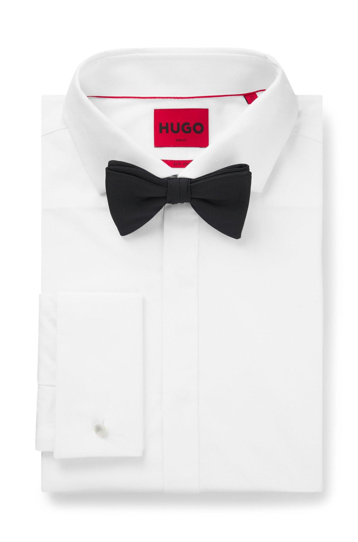 Pre-tied bow tie in a silk blend Product Image