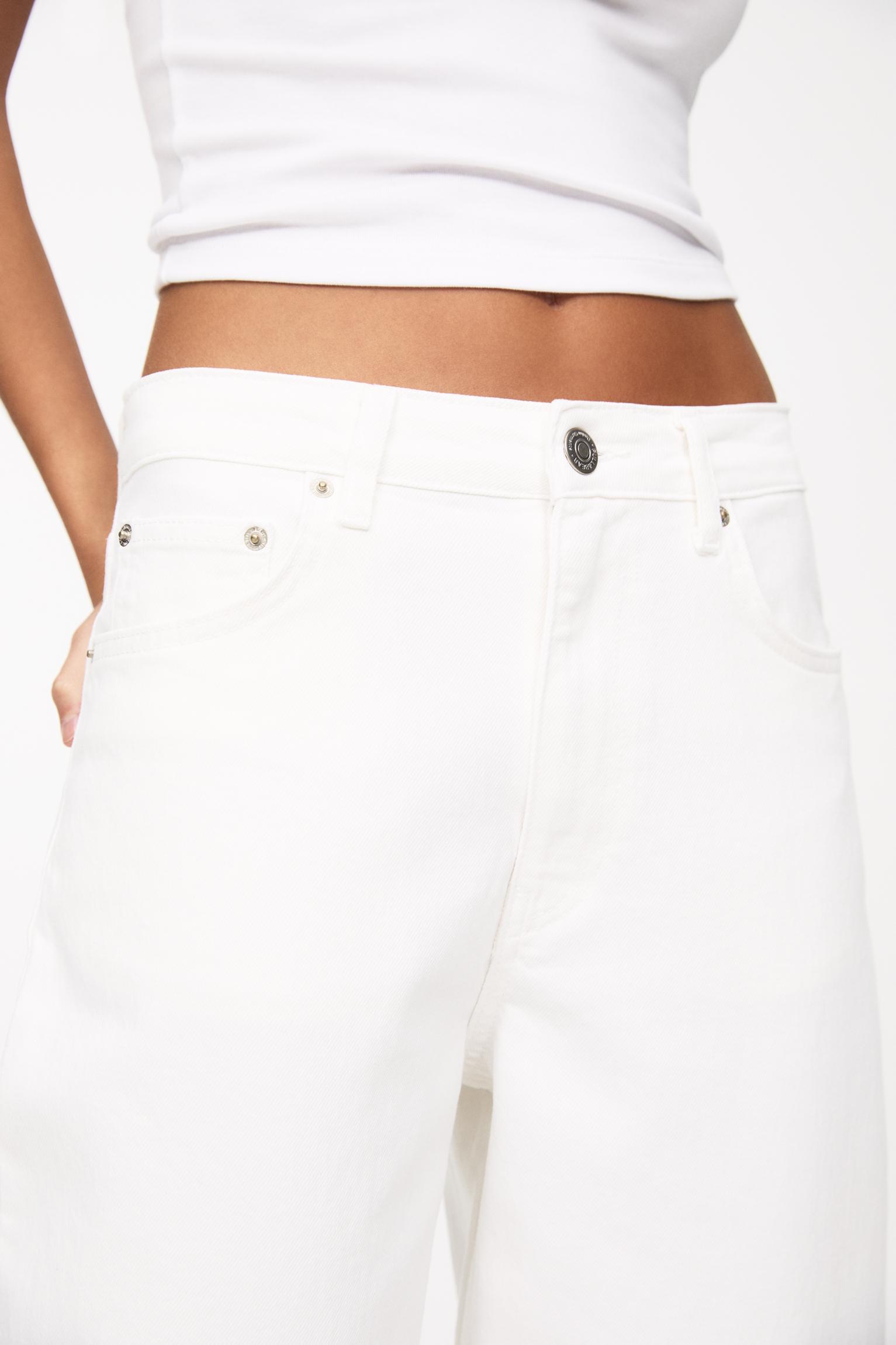 White mid-rise baggy jeans Product Image
