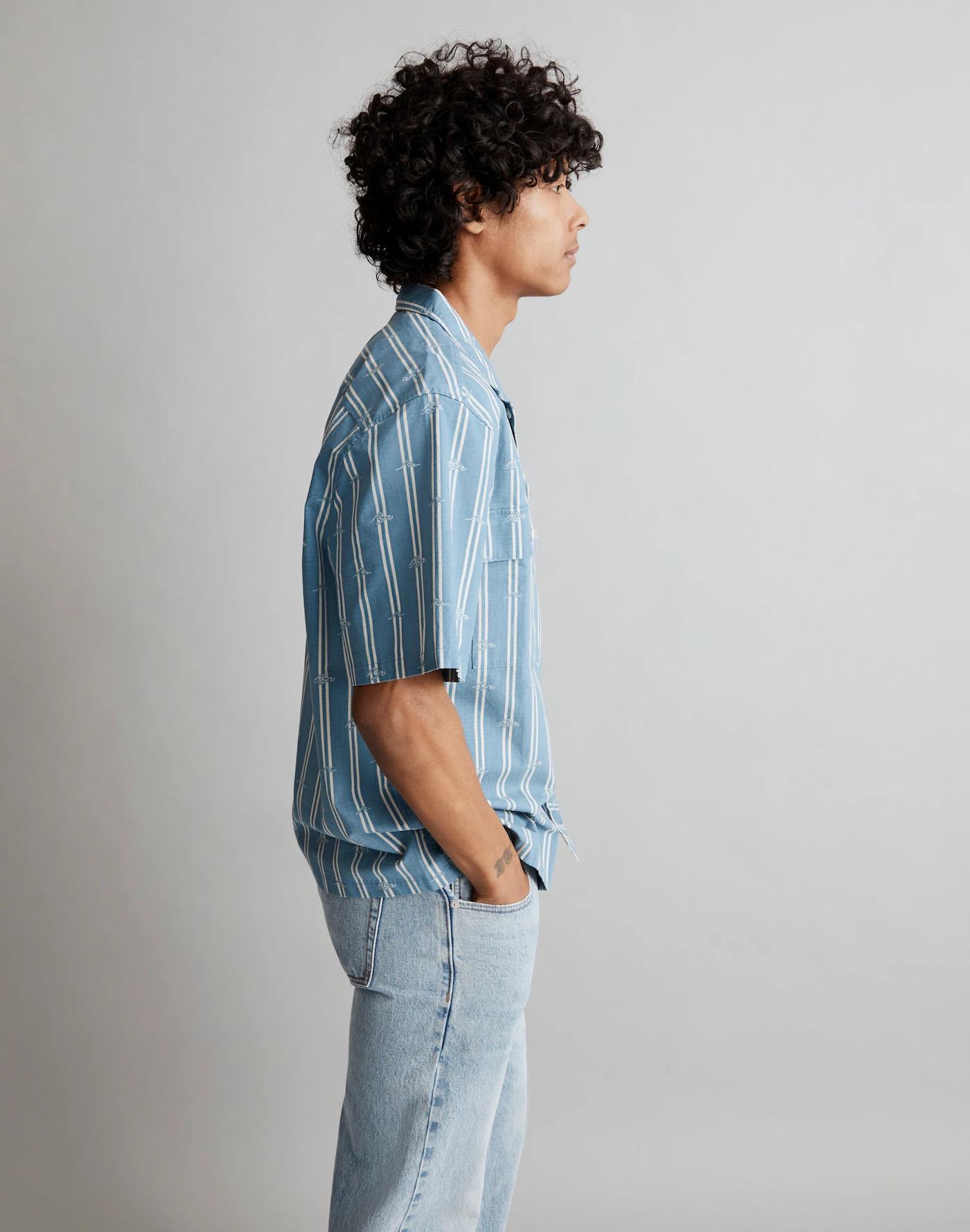 Boxy Short-Sleeve Shirt in Wave Print Product Image