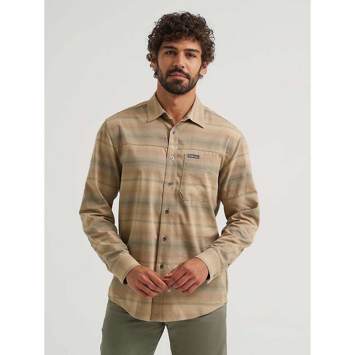Men's Outdoor Single Pocket Shirt | Men's SHIRTS | Wrangler® Product Image