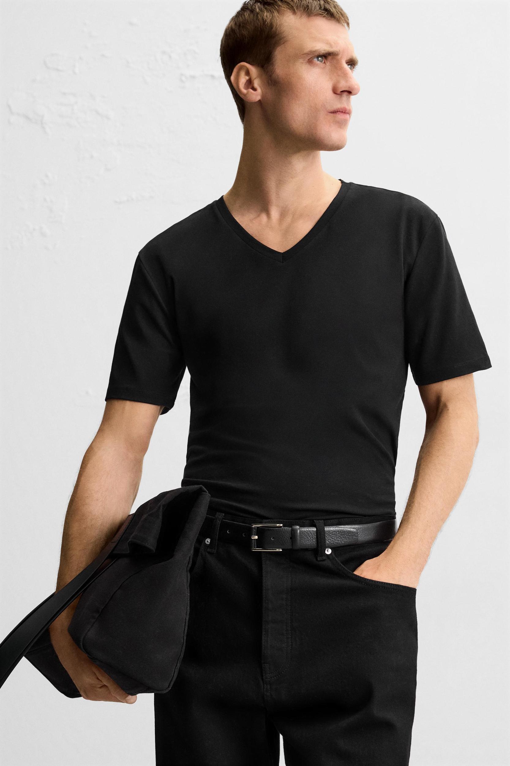 BASIC V-NECK T-SHIRT Product Image