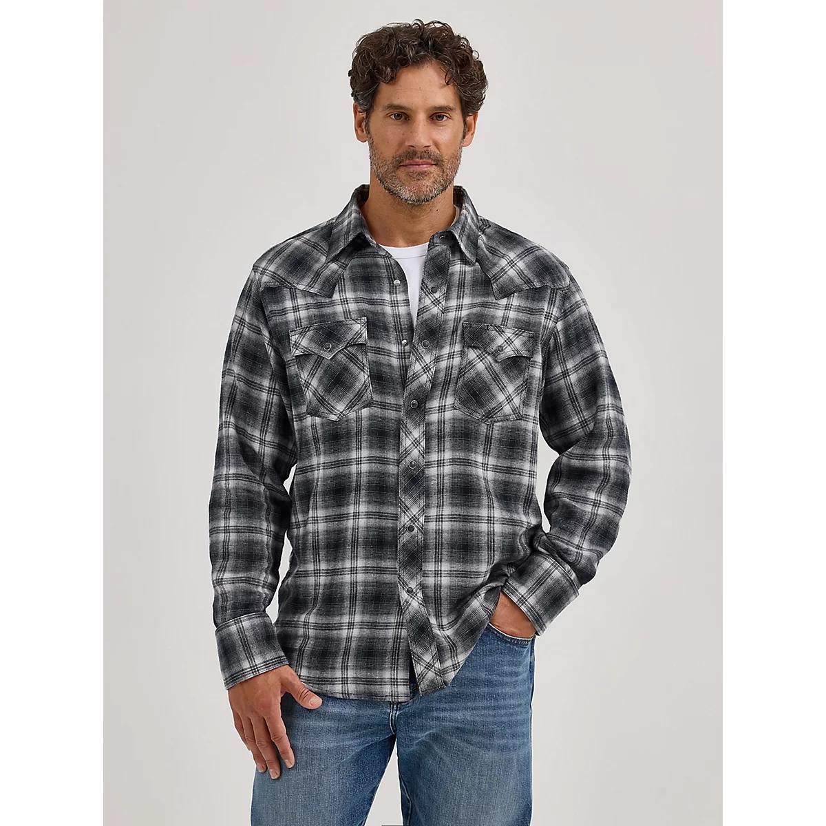 Men's Wrangler Retro® Long Sleeve Flannel Western Snap Plaid Shirt in Charcoal Gray Product Image