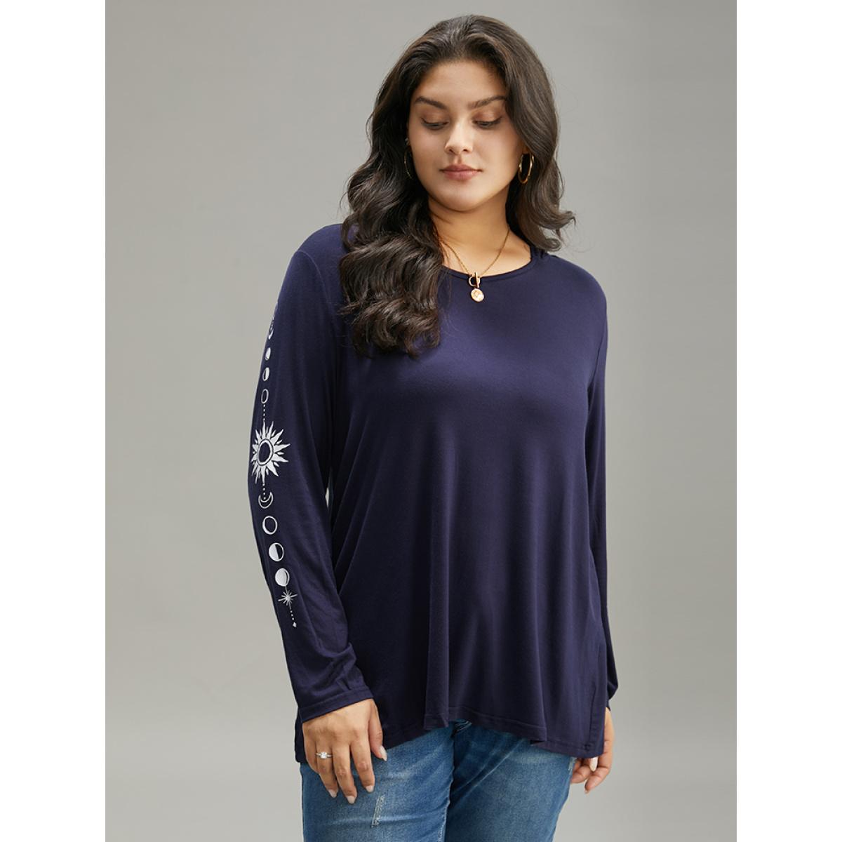 Plus Size Moon & Star Print Hooded Long Sleeve T-shirt Navy Women Casual Printed Star and moon Hooded Everyday T-shirts BloomChic 22-24/3X Product Image