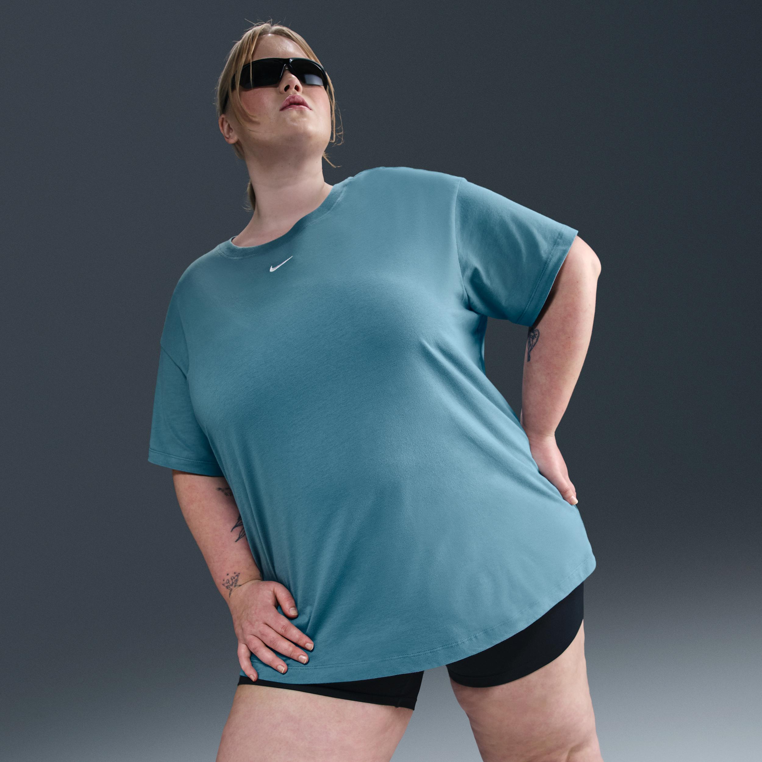 Women's Nike Sportswear Essential T-Shirt (Plus Size) Product Image