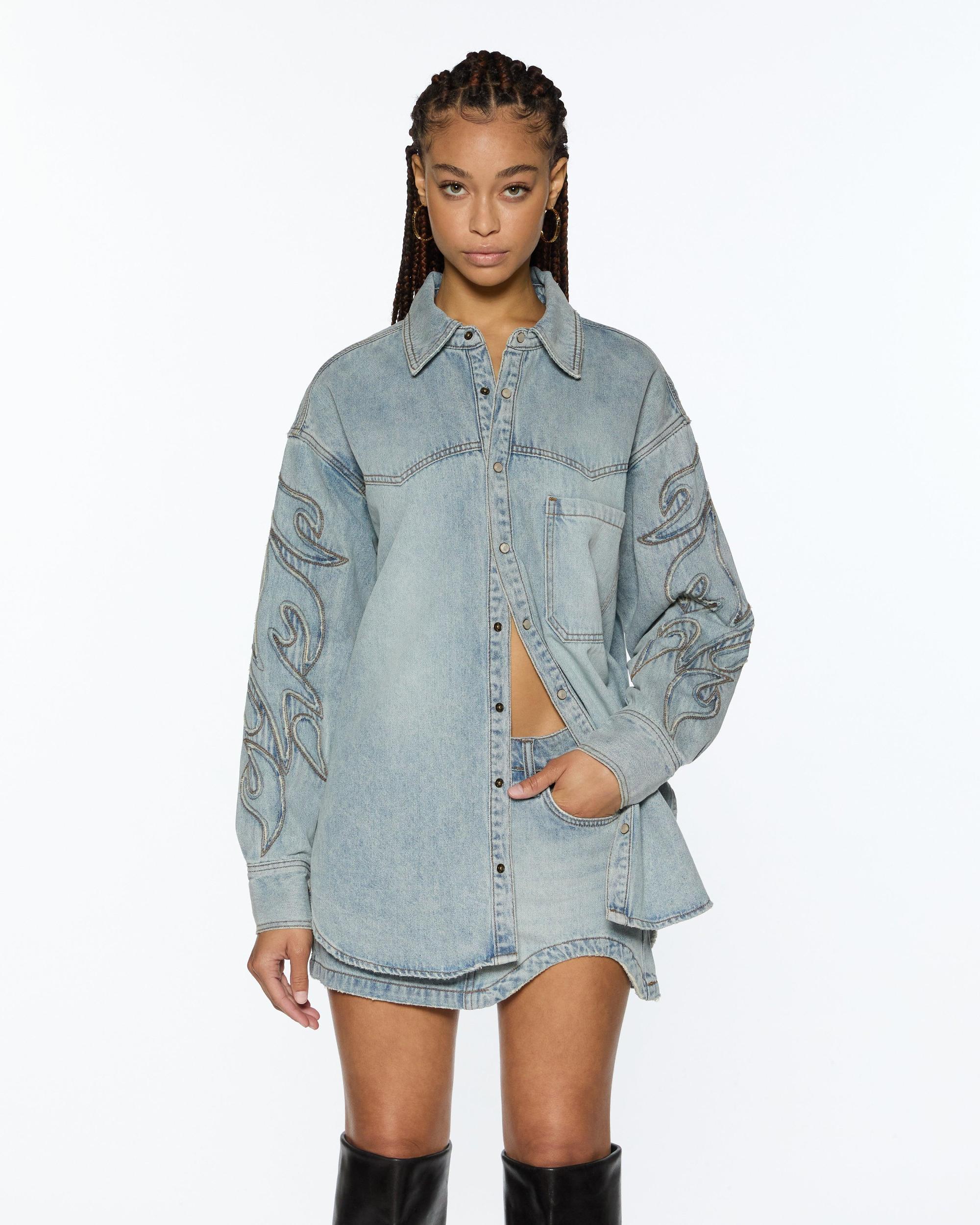 FRONTIER LS SHIRT PARAGON PATCH Female Product Image