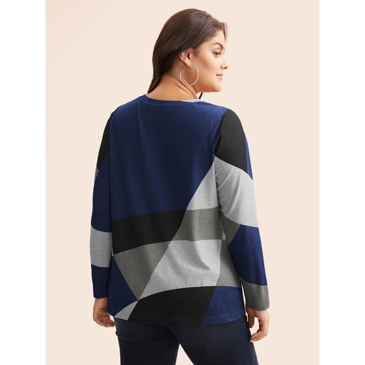 Plus Size Round Neck Colorblock Contrast T-shirt DarkBlue Women Leisure Contrast Non Casual T-shirts BloomChic 30/6X Product Image