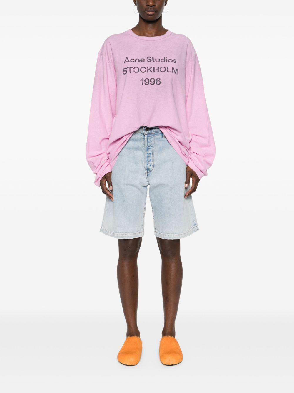 logo-print distressed T-shirt Product Image