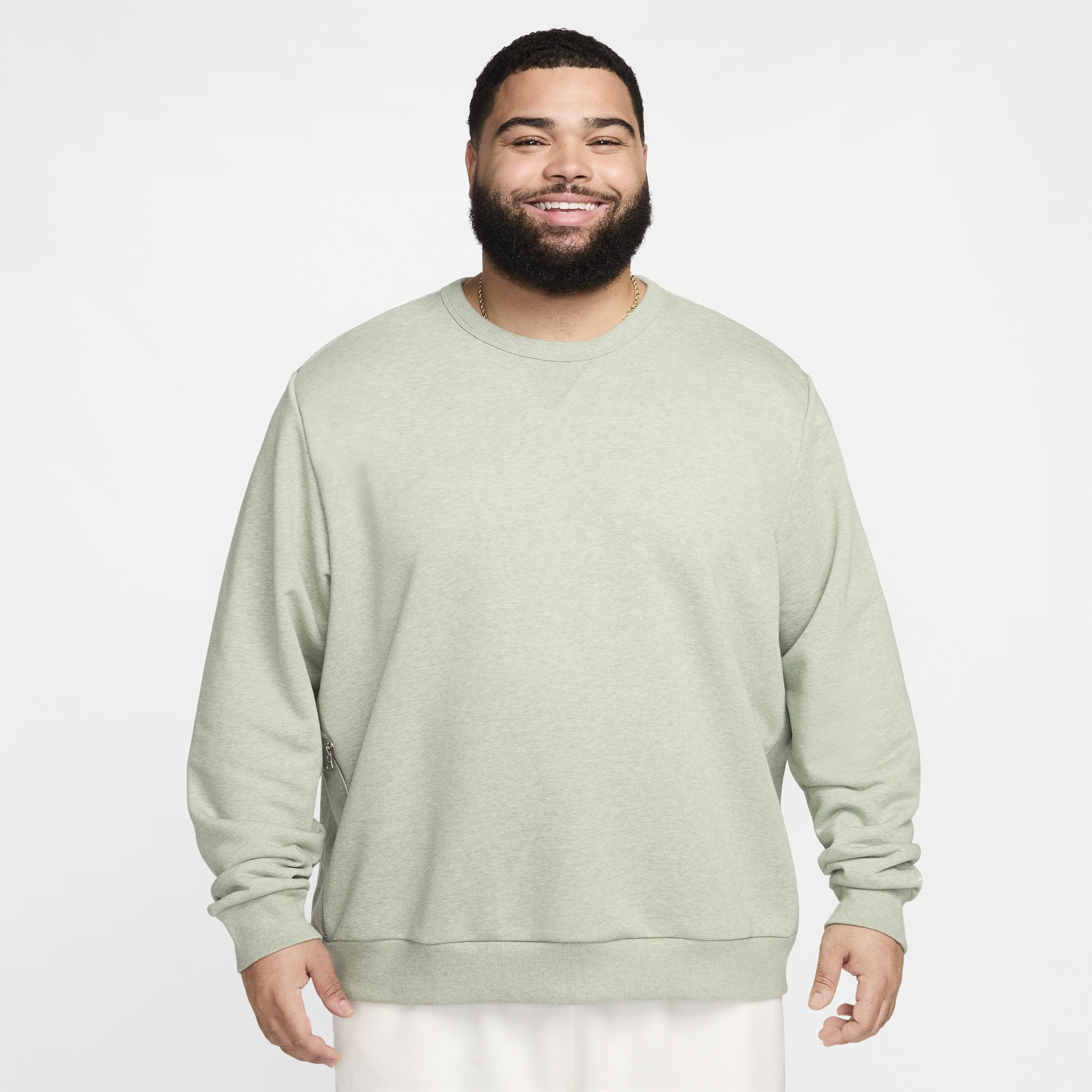 Nike Standard Issue Men's Dri-FIT Basketball Crew-Neck Sweatshirt Product Image