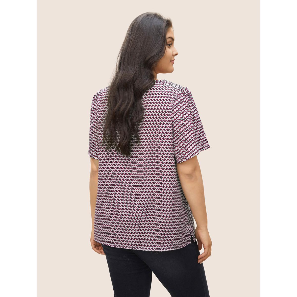 Plus Size Deeppurplered Geometric Print Notched Split Hem Blouse Women At the Office Short sleeve Notched collar Work Blouses BloomChic 14-16/1X Product Image