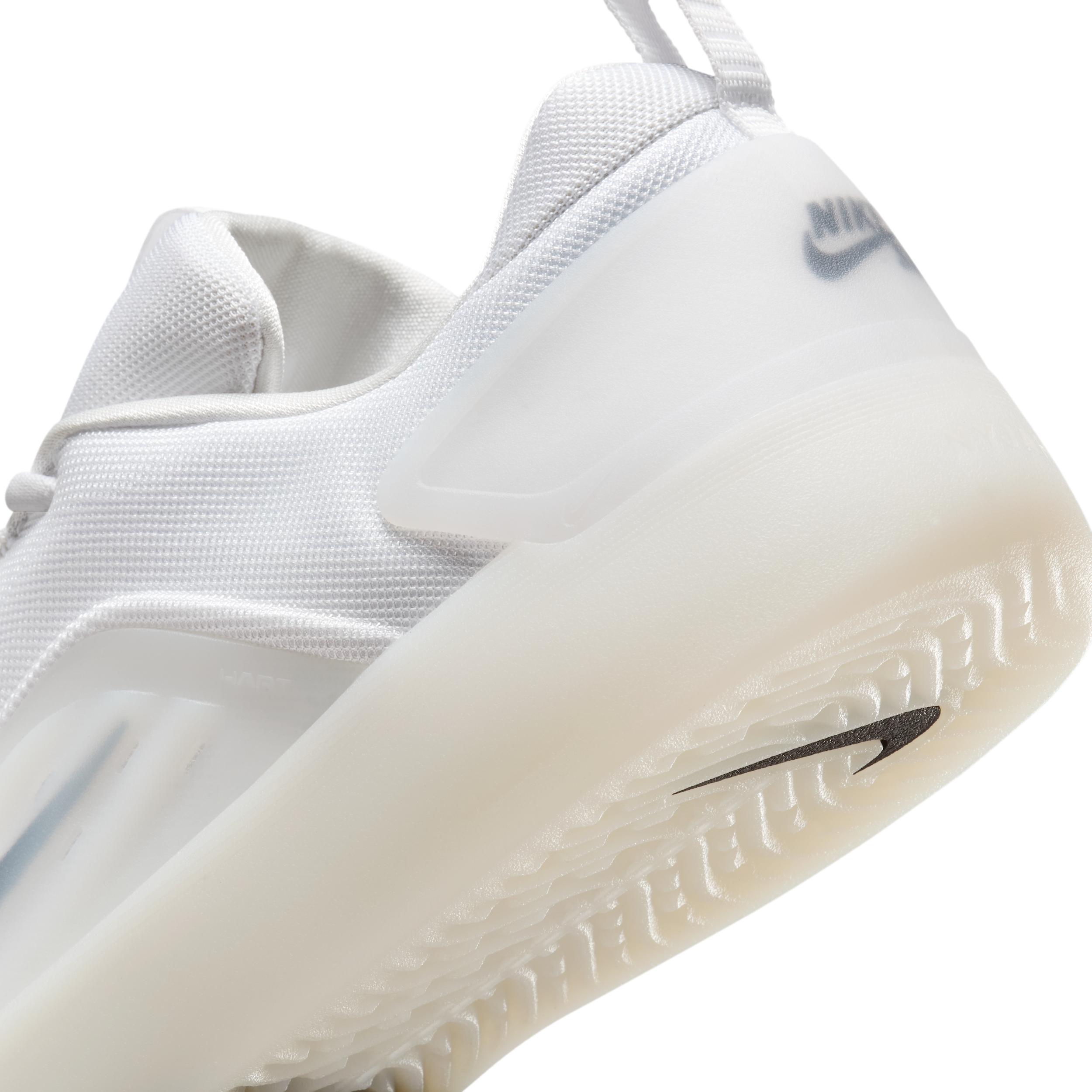 Mens Nike SB Zoom Nyjah 4 Skate Shoes | FQ1273-100 Product Image